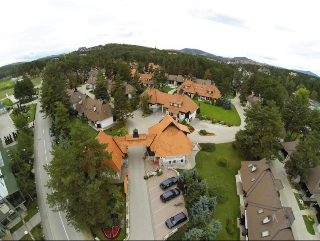 Kraljevi Konaci Olja