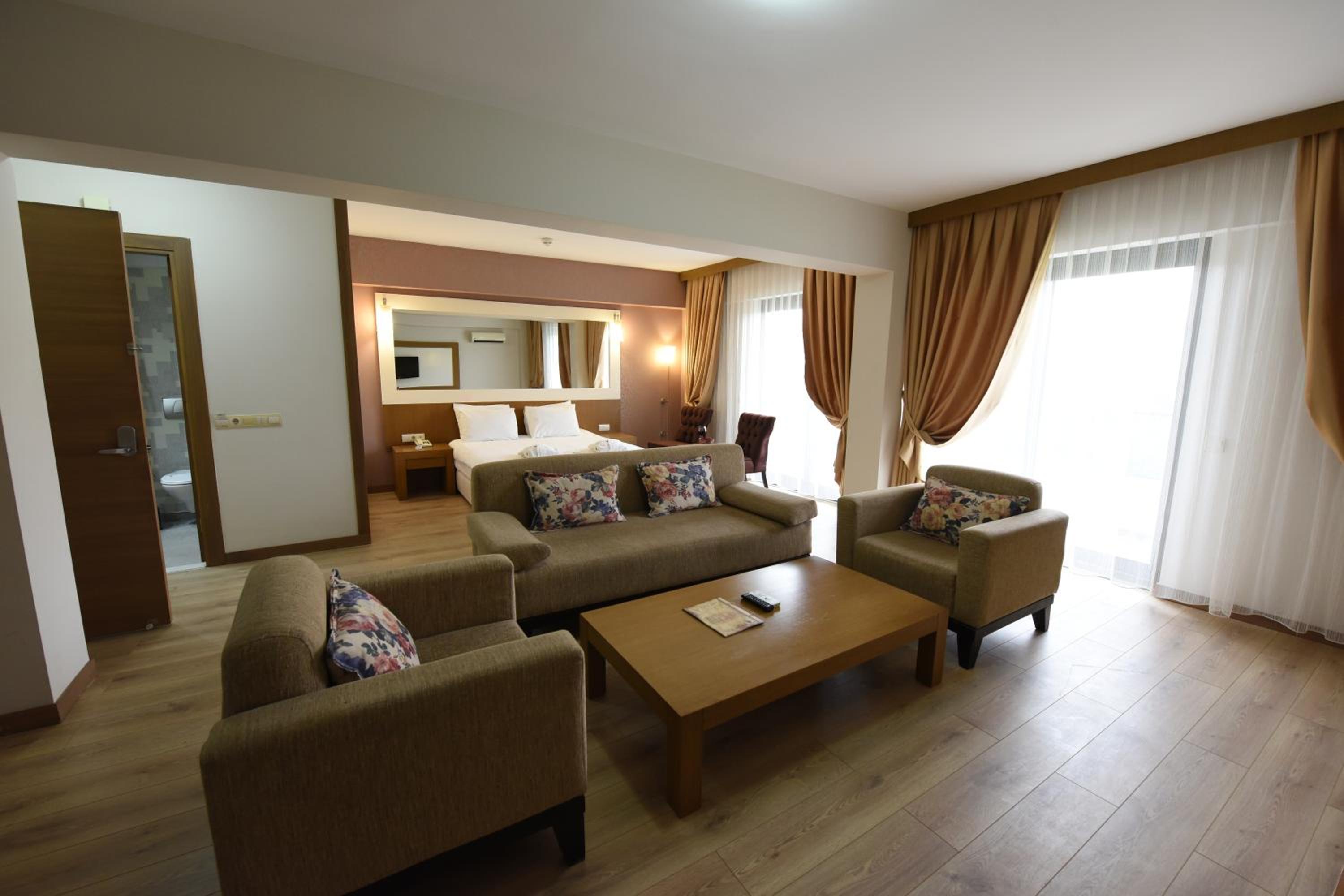 Tripolis Hotel 21