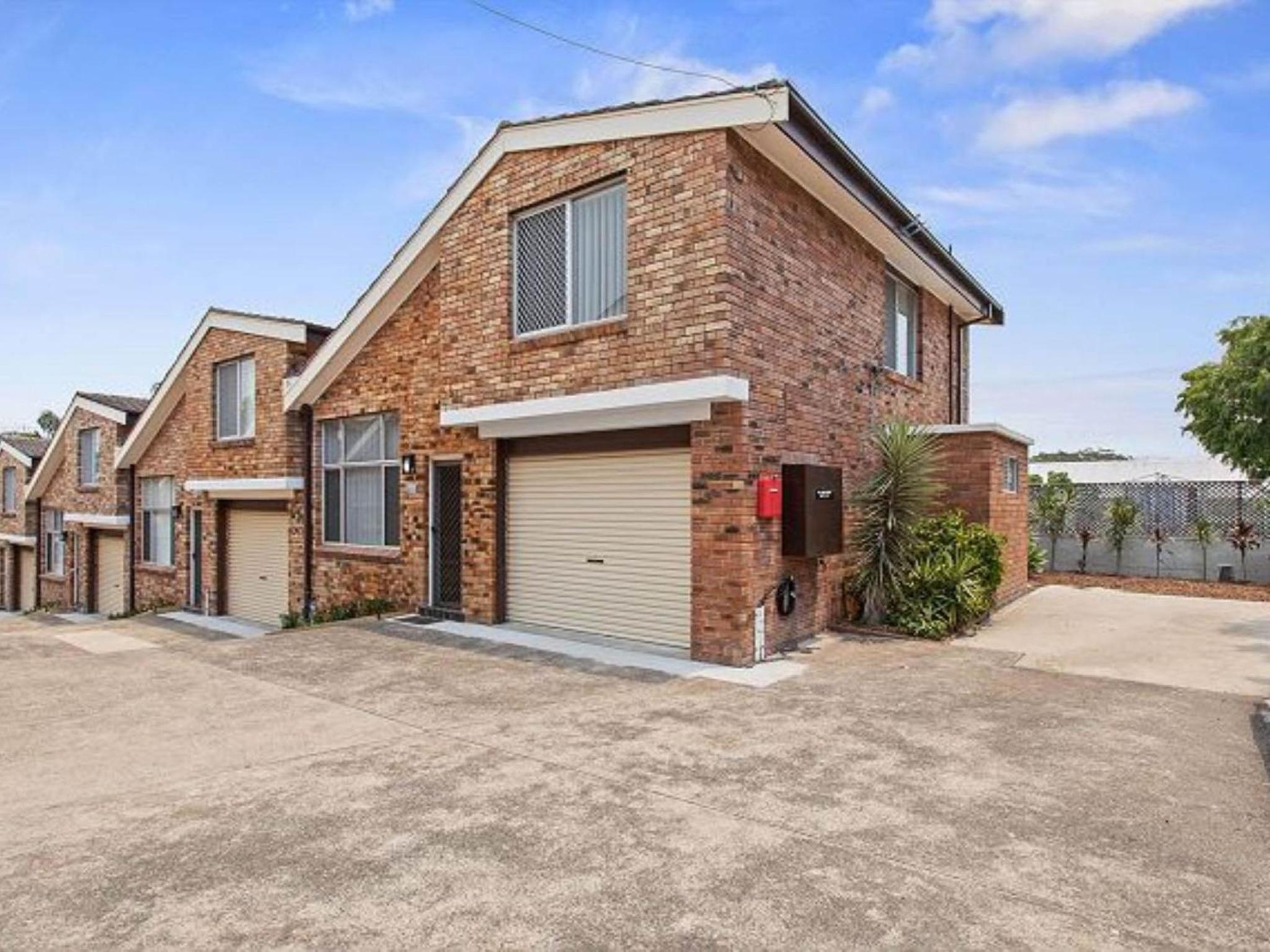 5 The Pines 4 Messines St
