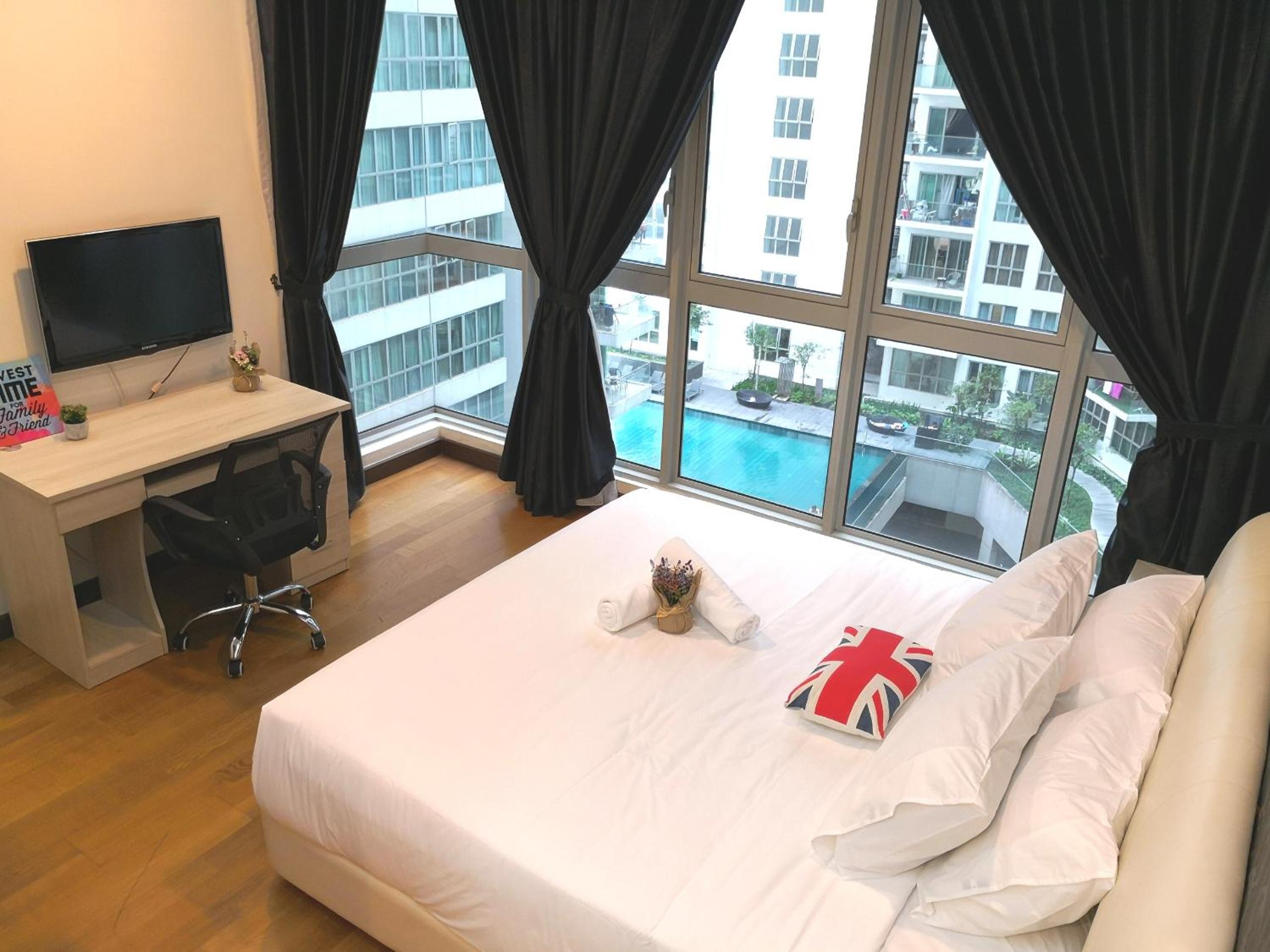 KLCC Inifinity Pool - The Regalia Residences & Suites by KL minsu