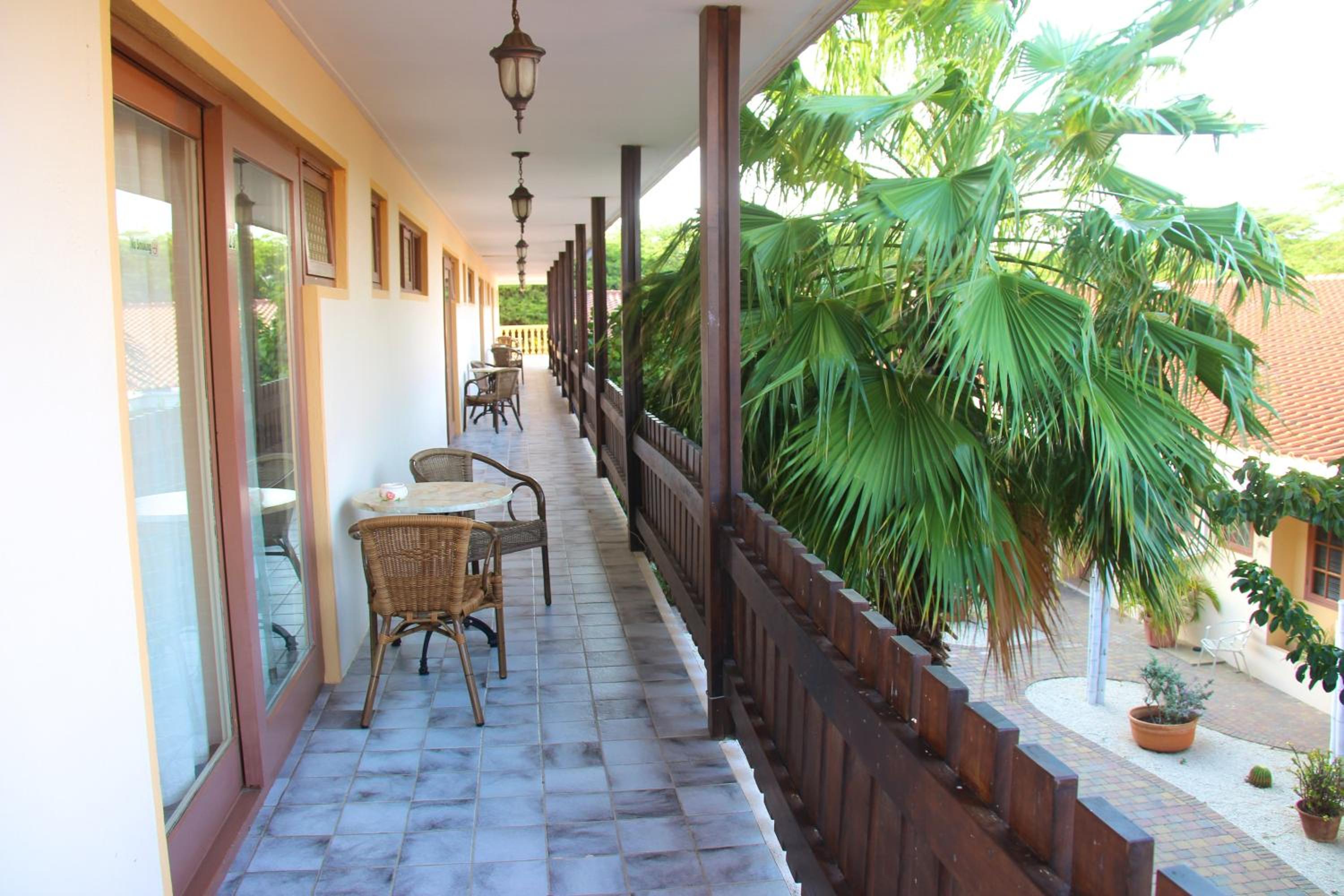 Camacuri Apartments