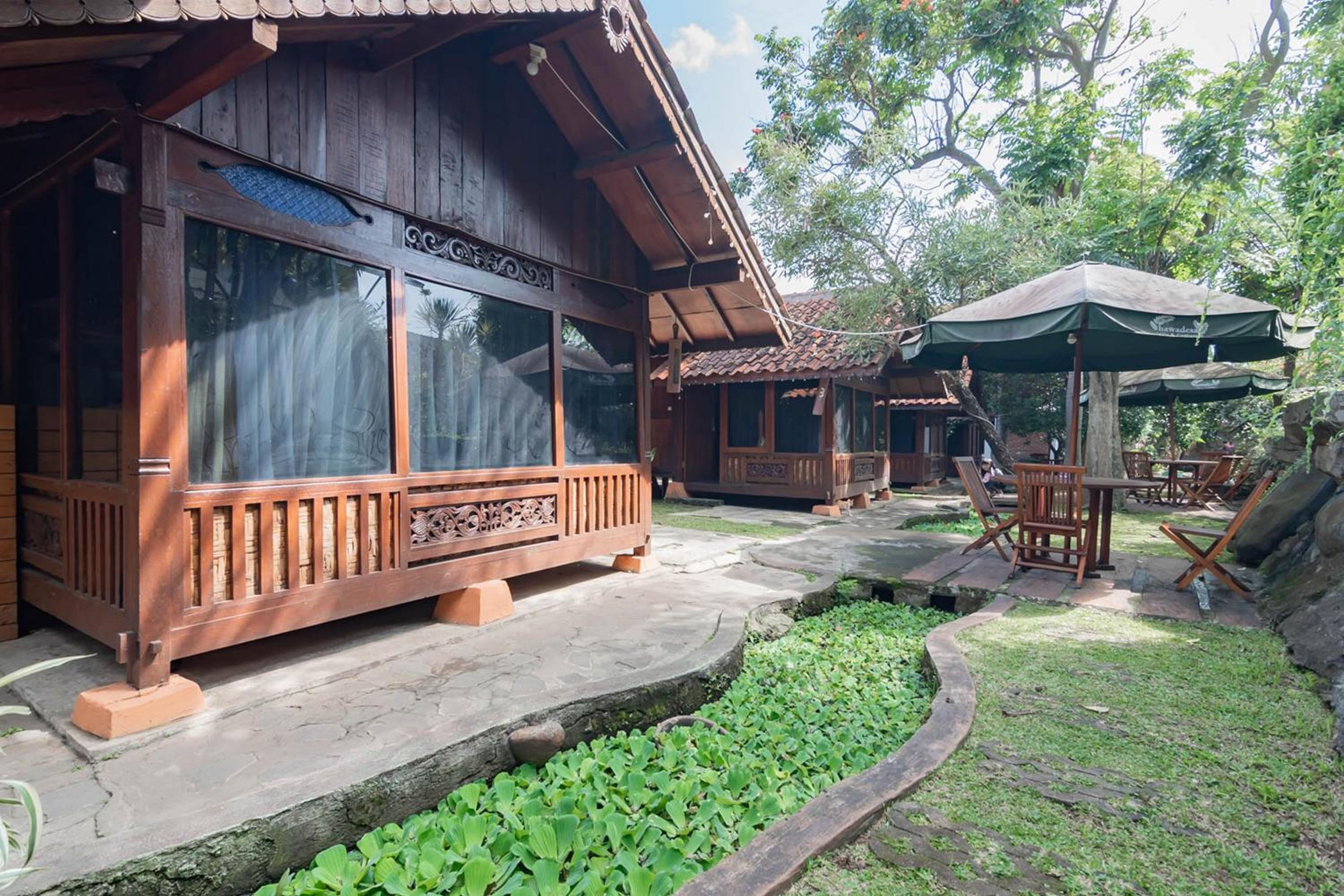RedDoorz near Farmhouse Lembang