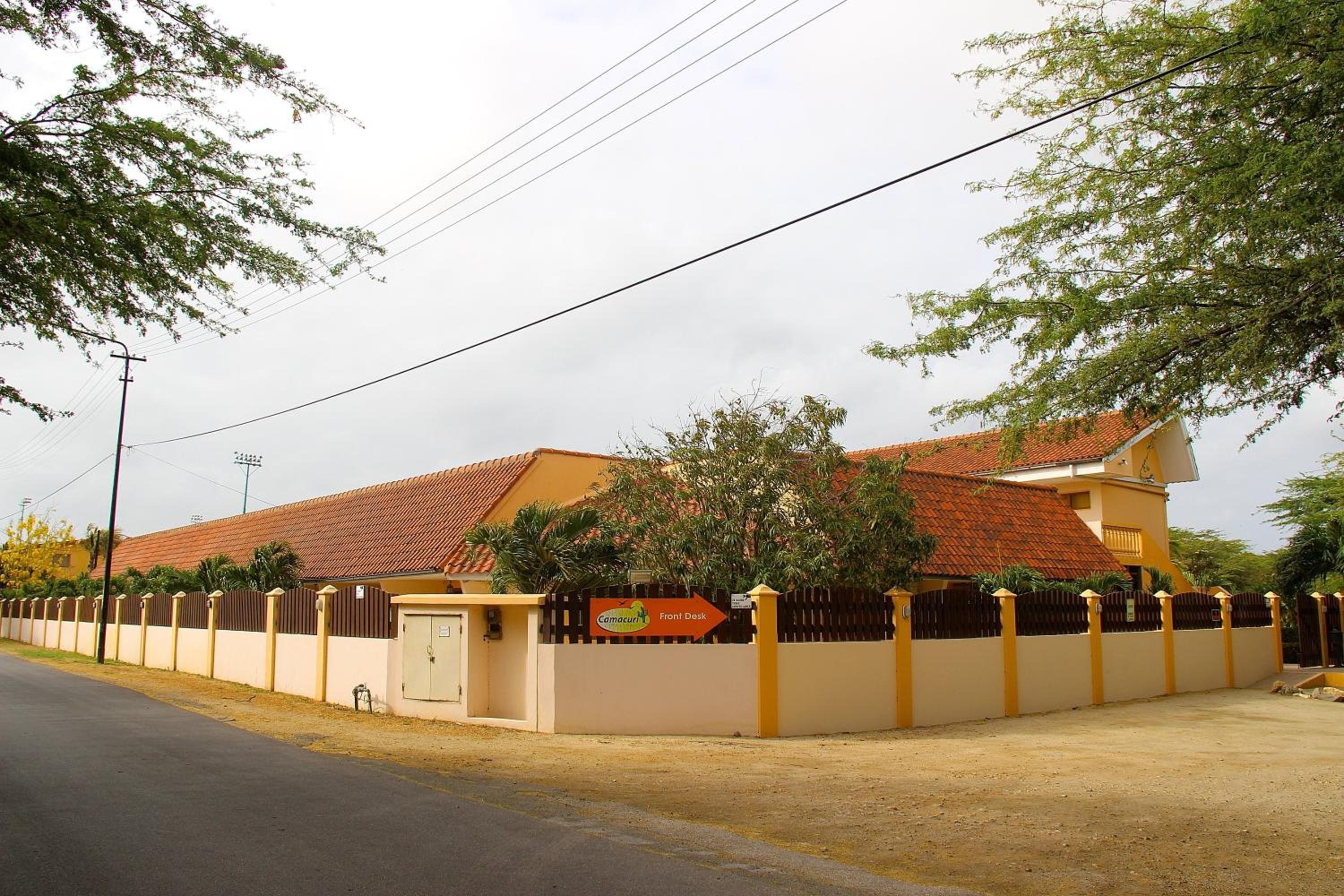 Camacuri Apartments