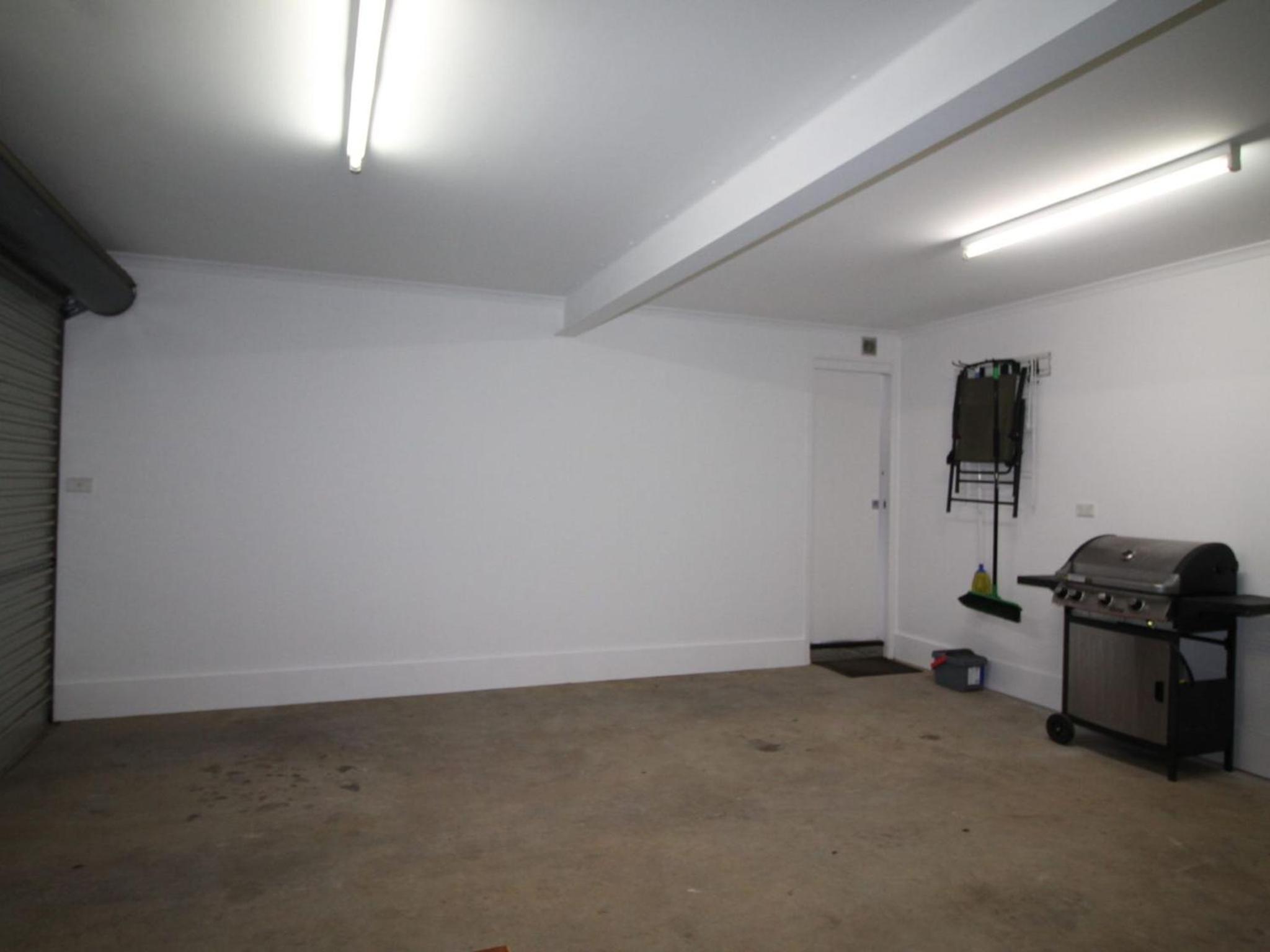 Silvertrees 5 - Central 3BR Townhouse l Lake Views l Spa l BBQ l WiFi