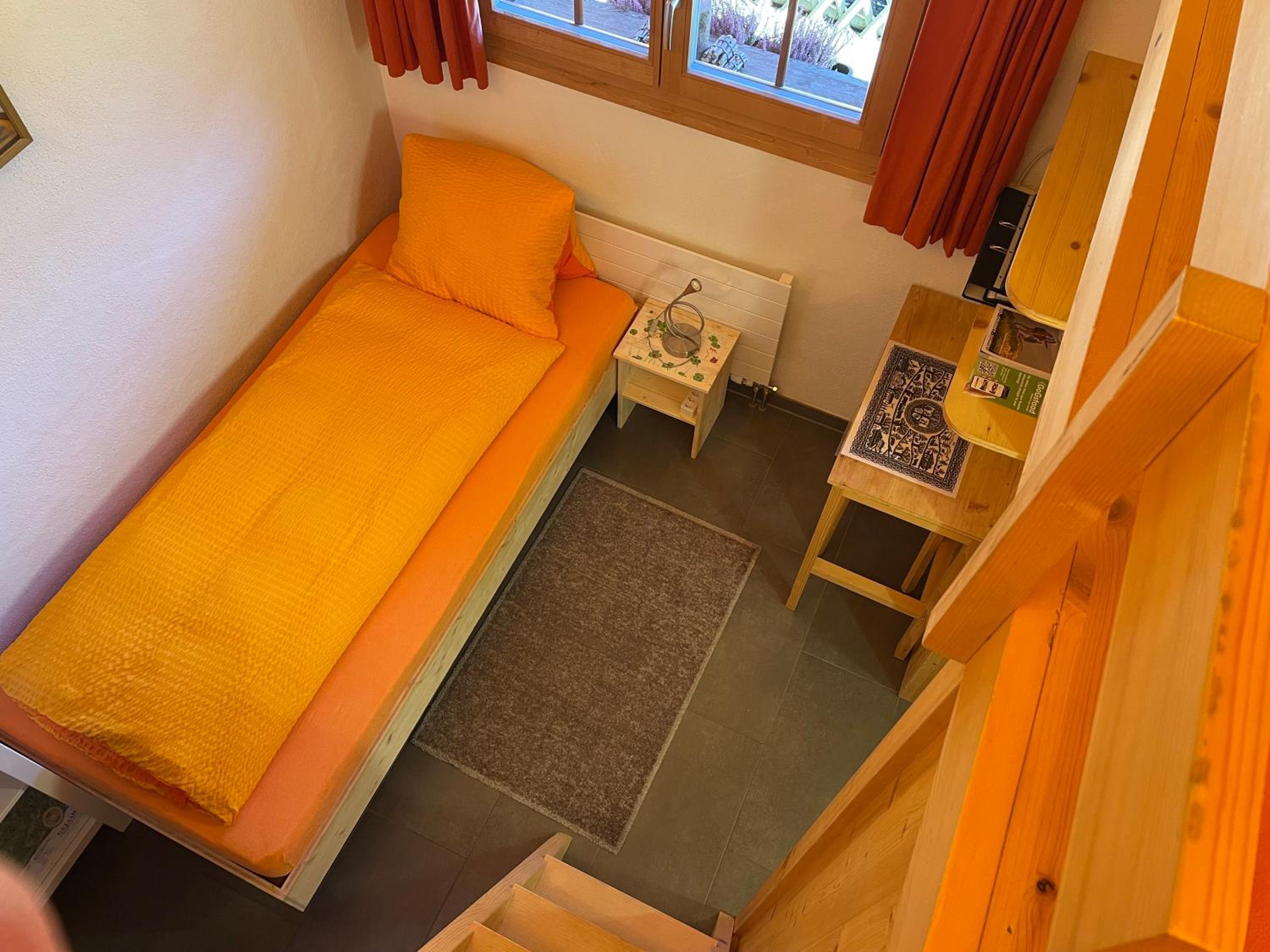 Alpenchalet Weidhaus Gstaad - Dachwohnung - Studio - Stockbettzimmer