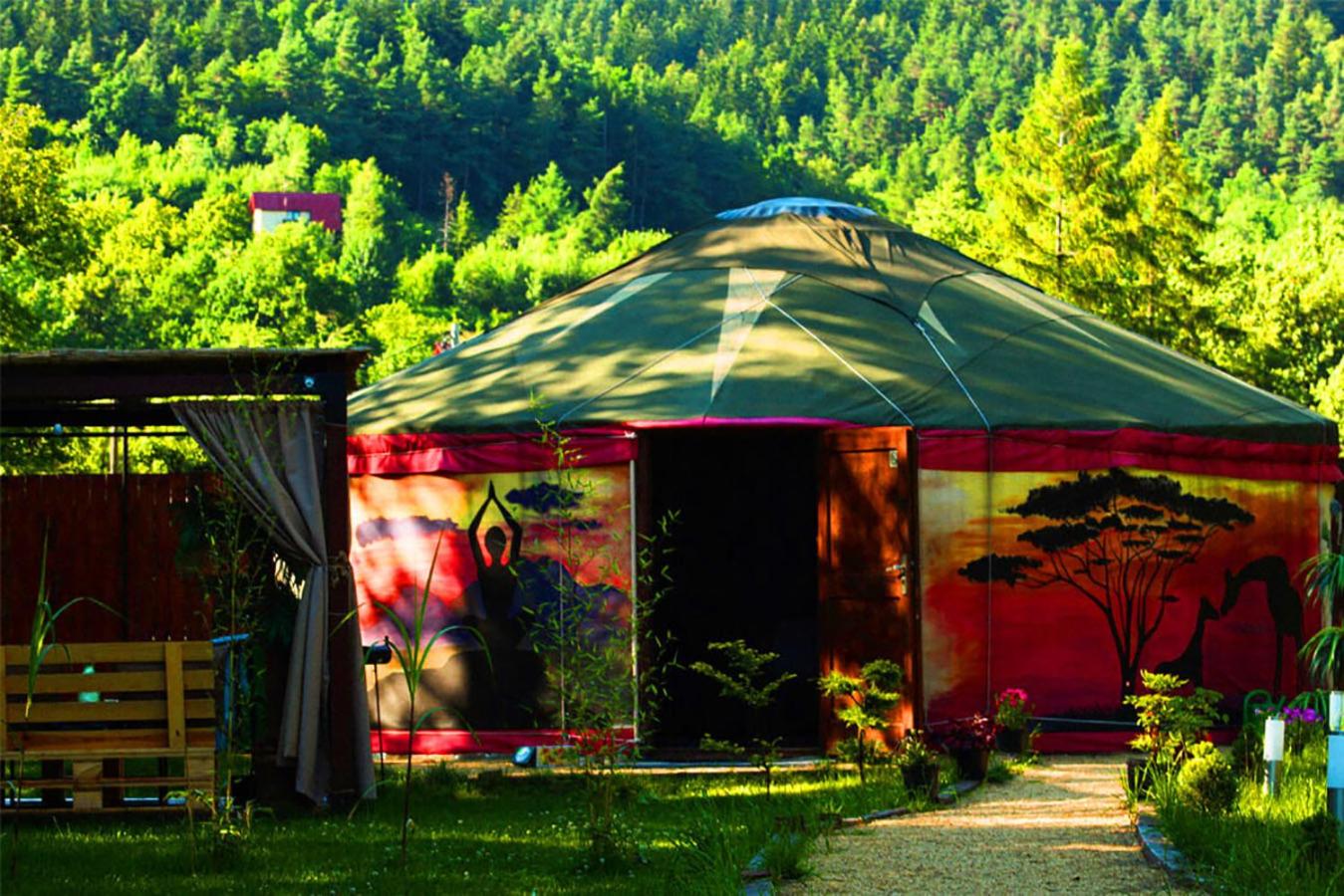 Aloha Glamp - Całoroczny glamping nad rzeką z prywatną balią - Stok narciarski, góry, lasy, sauna