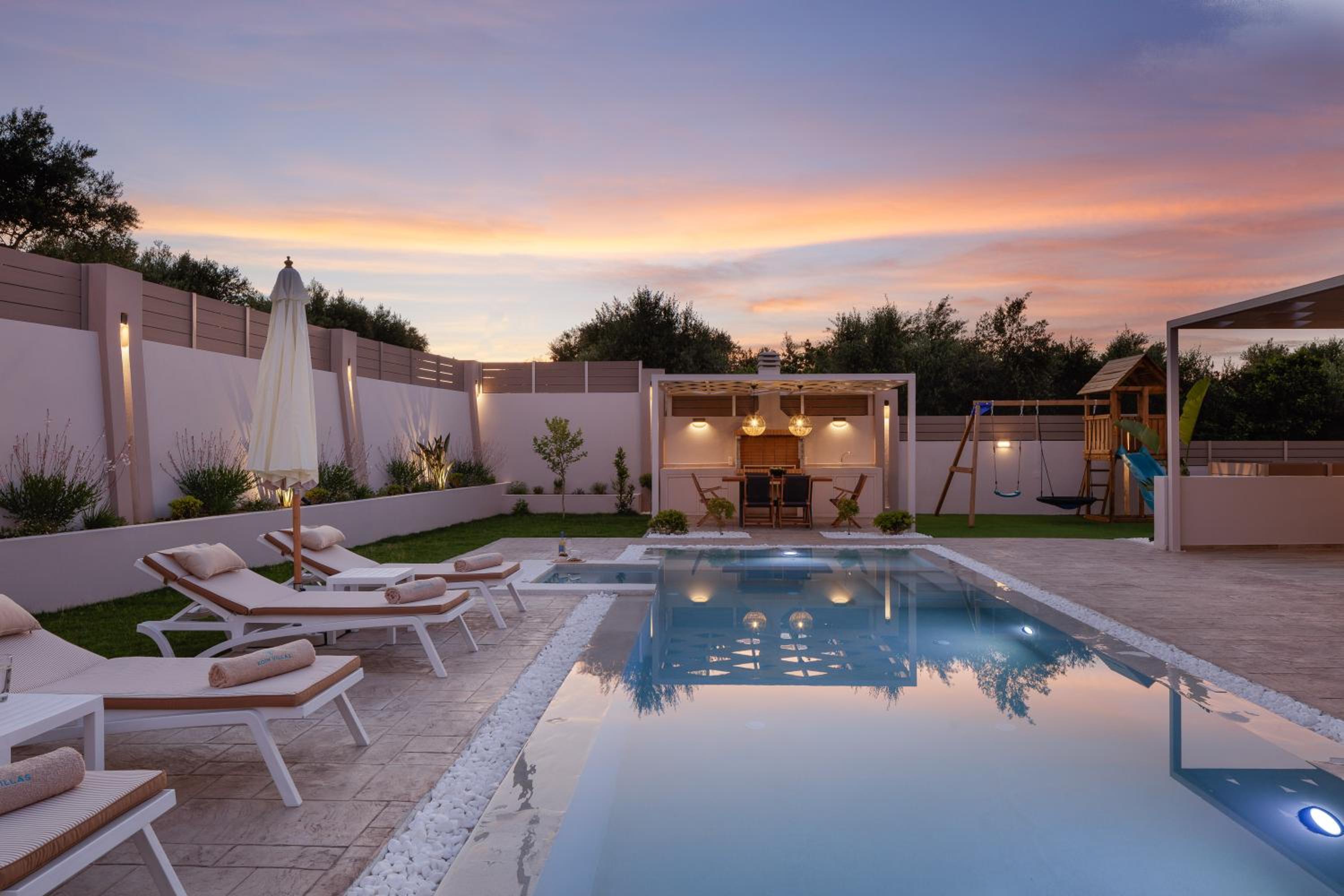 Koin Villa Sunset, With Heated Pool & Whirlpool, By ThinkVilla view 5