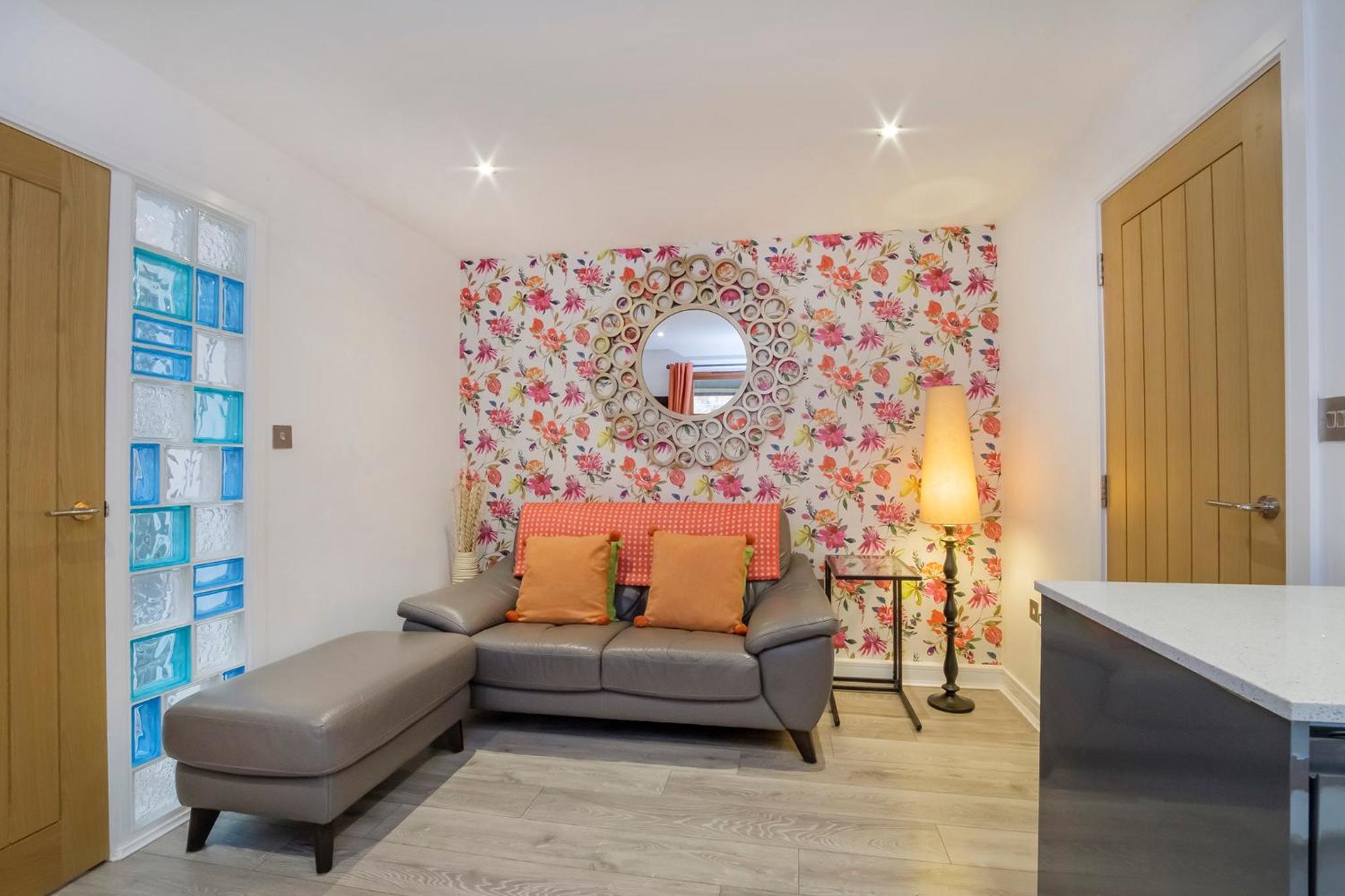 City Apartments - Reubens Court view 3