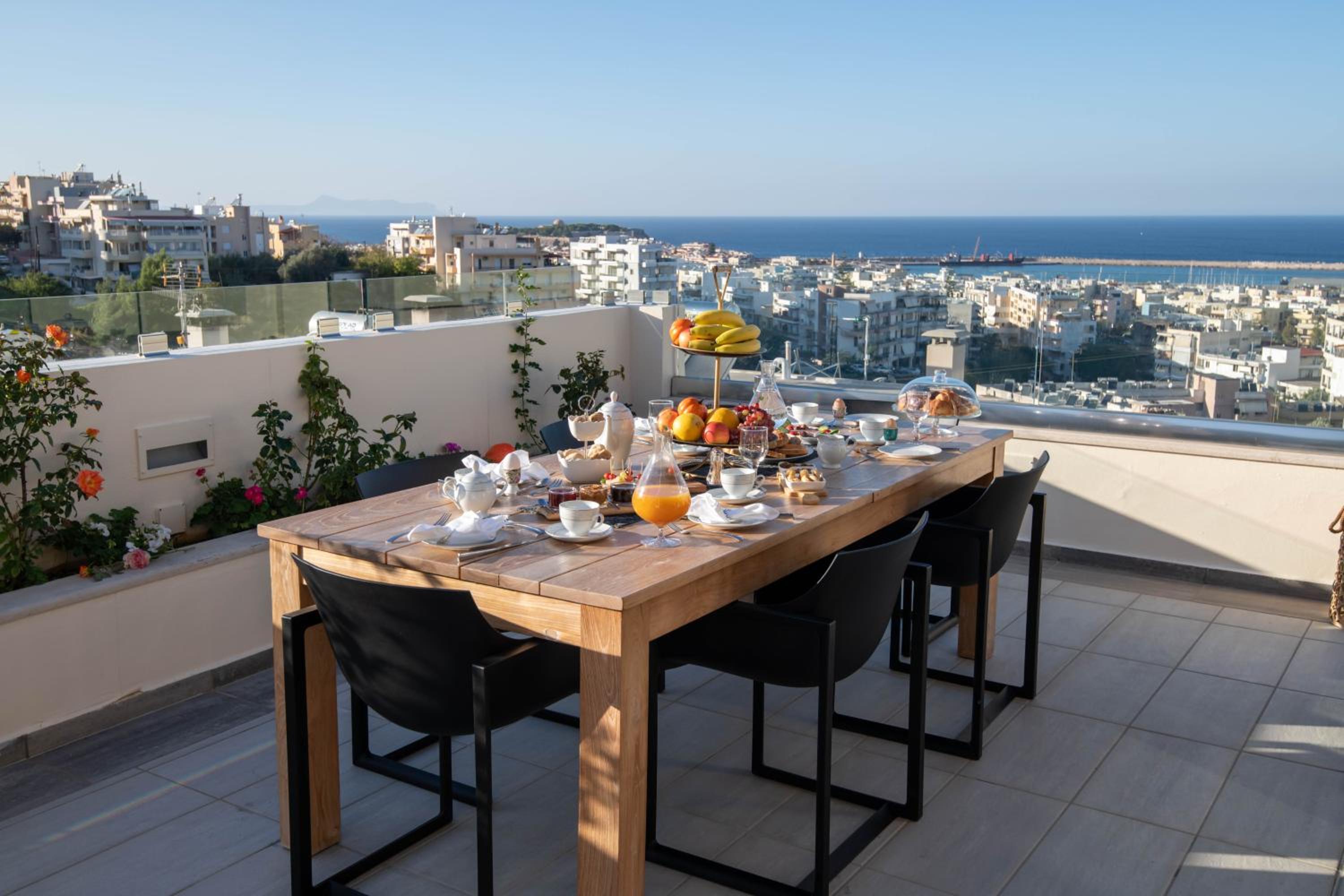 Helen Luxury Holiday House with Sea View view 4