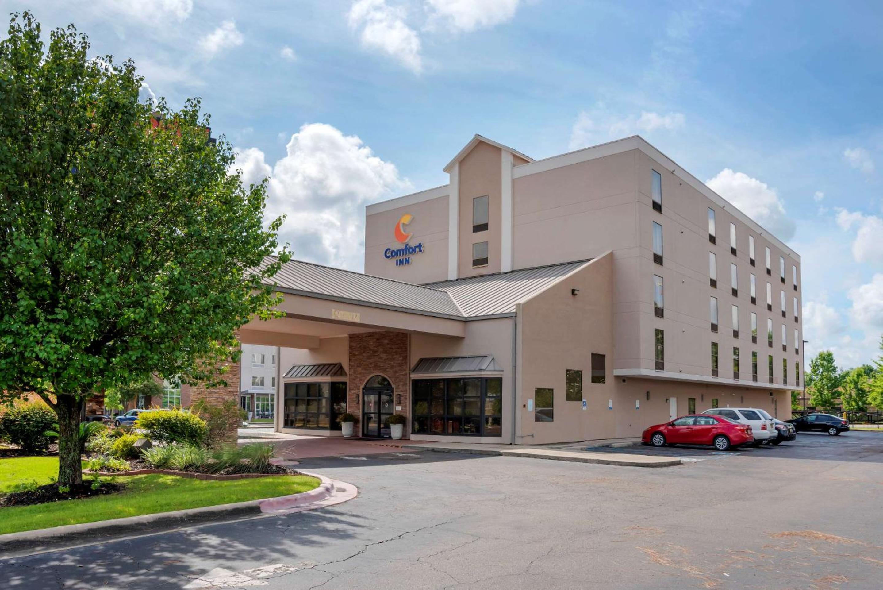 Comfort Inn University Area view 4