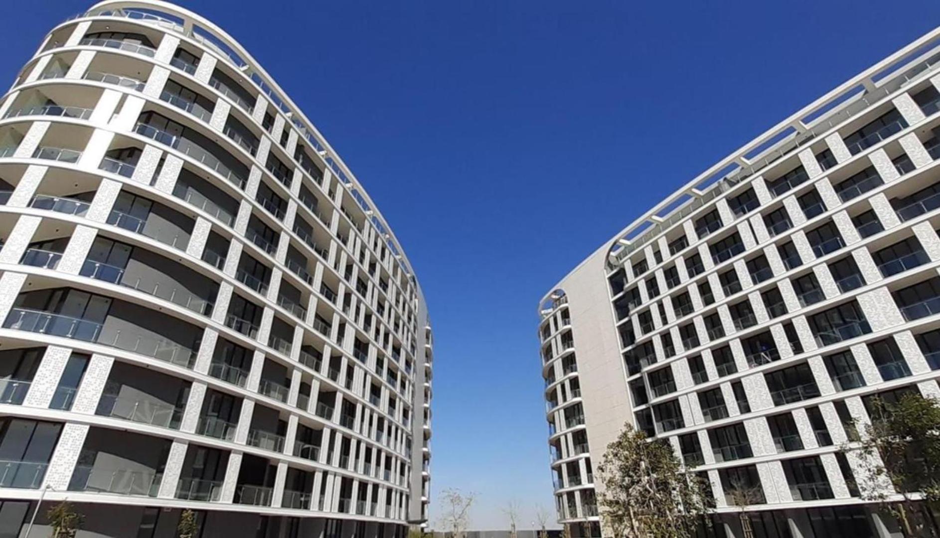 Stylish Modern 2BR in Waterfall Ellipse - Sleeps 4 - Fast WiFi - Secure Parking view 5
