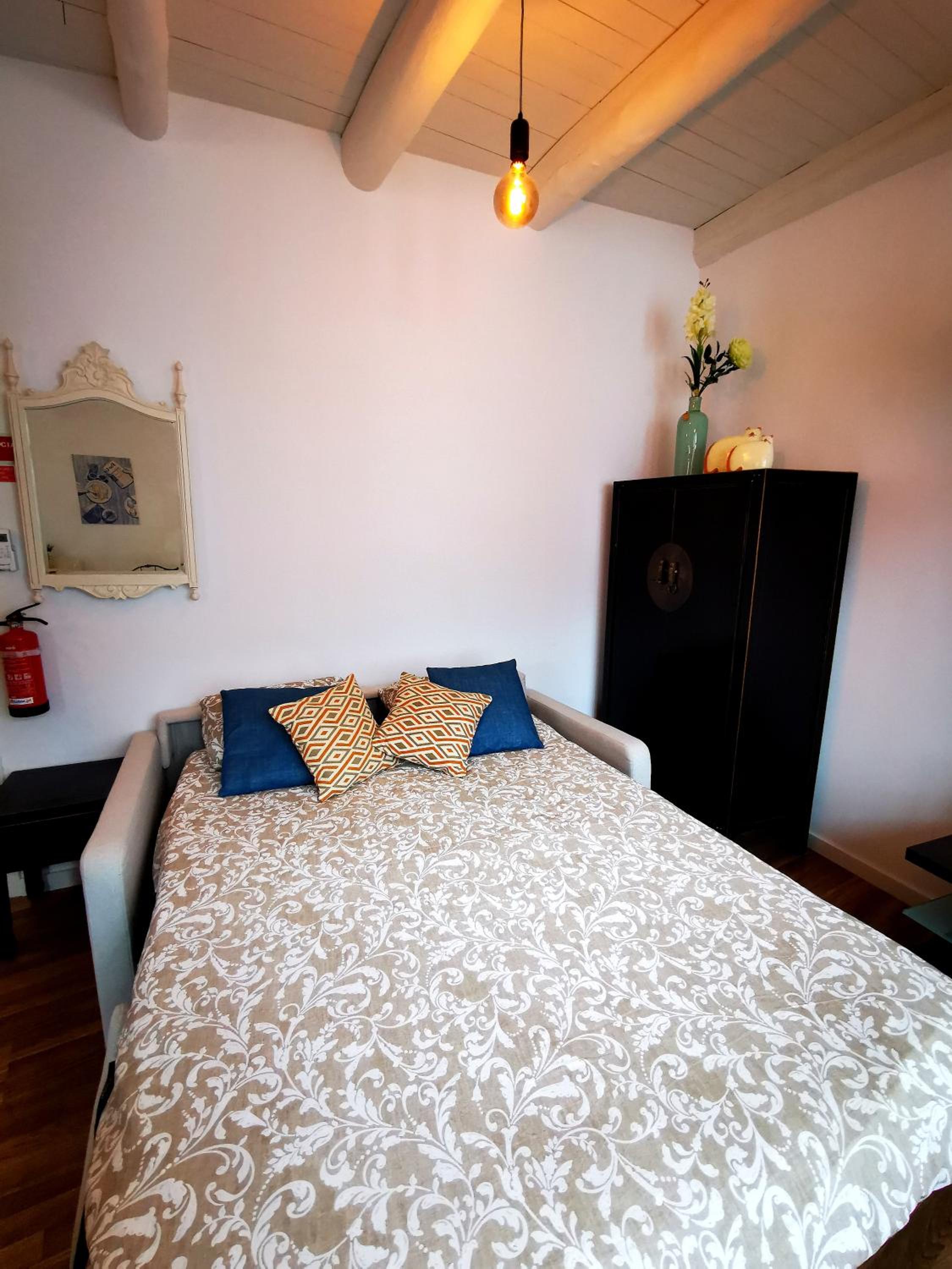 'Amêndoa or Limão' Charming Portuguese Style Apartment for Rent 'Vida à Portuguesa', Alojamento Local