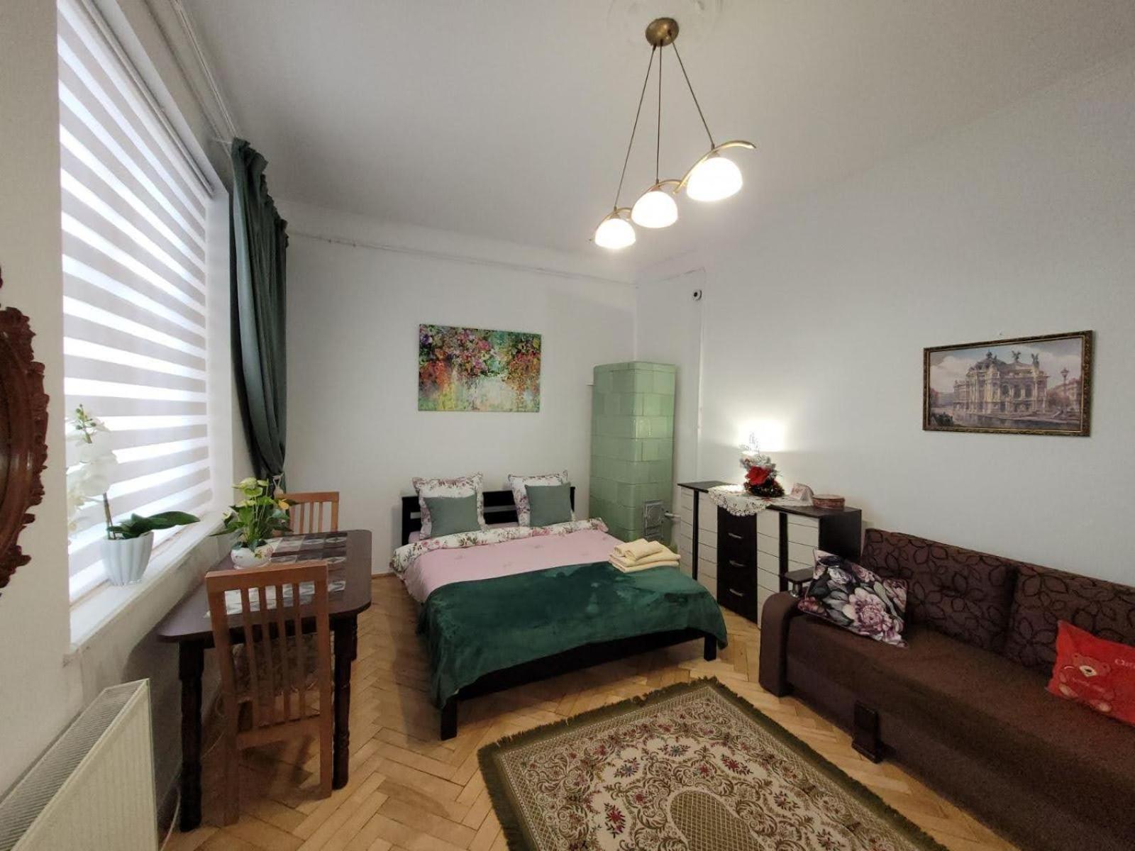 Central apartment on Rynok Square view 4