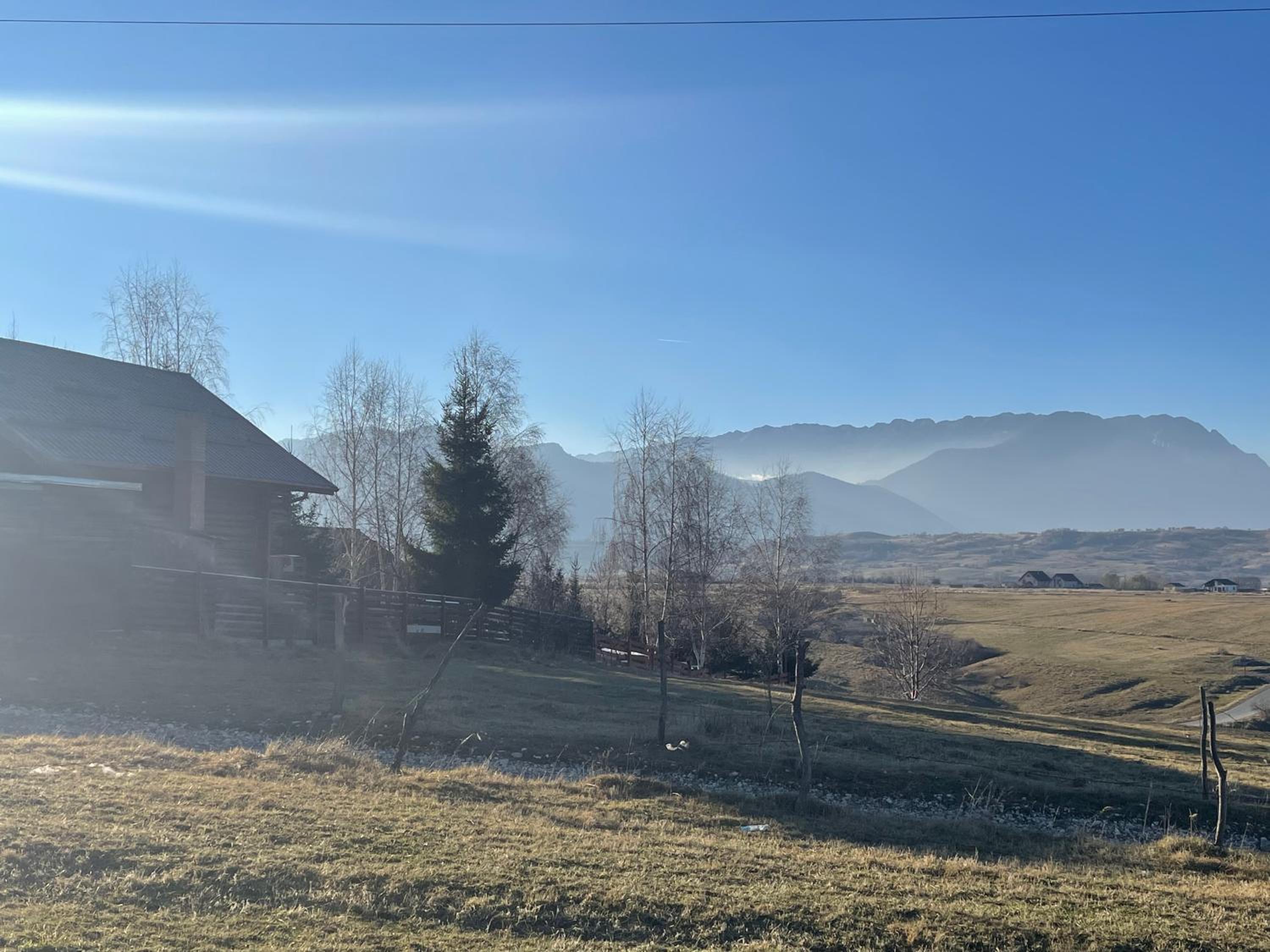 3 Bed Chalet Sleeps 8 -Fireplace & Enclosed Garden view 3