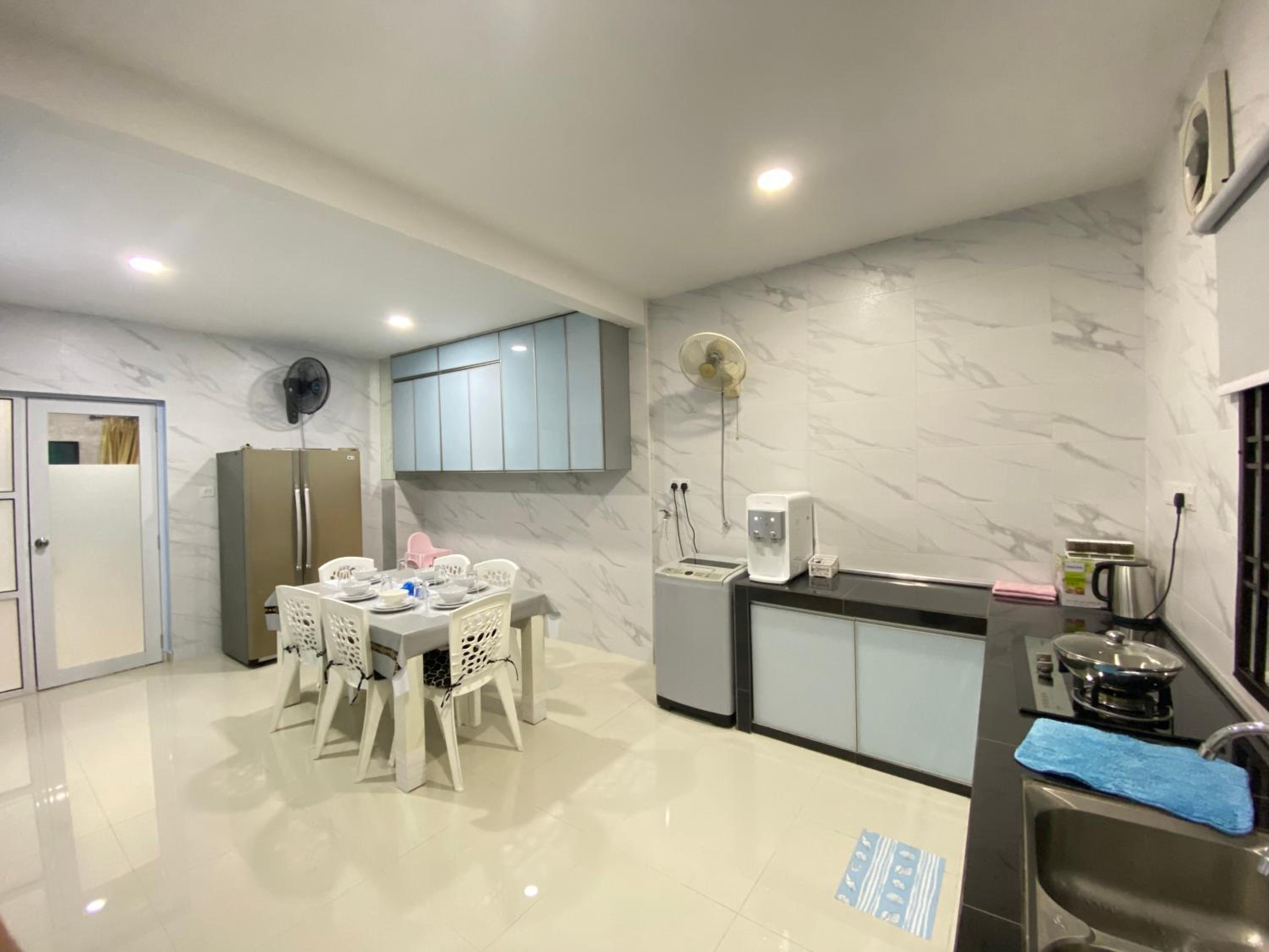Do not book, property was sold