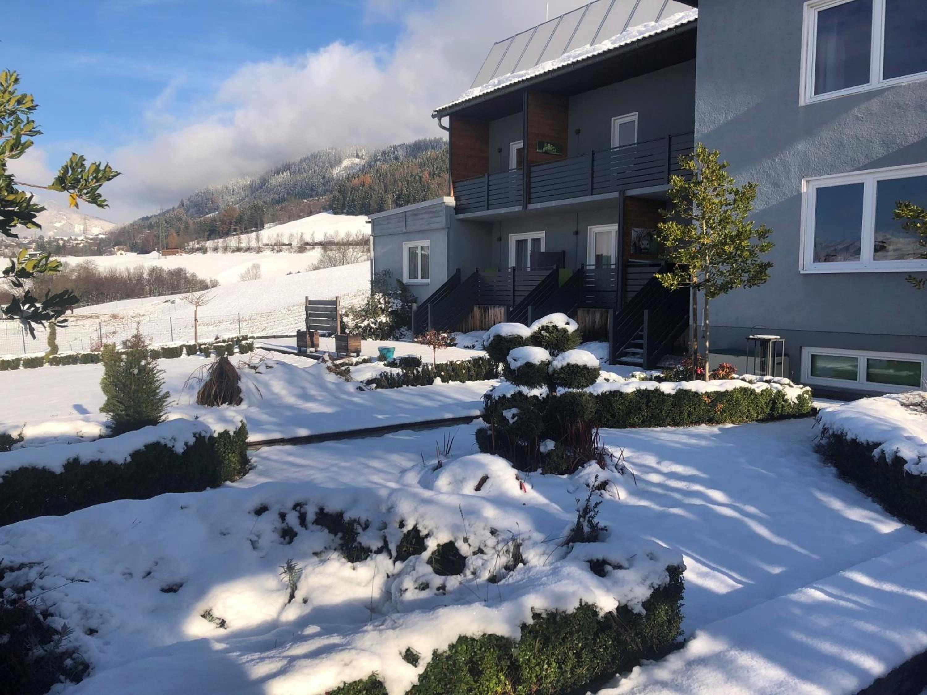 B & B Gmeineck