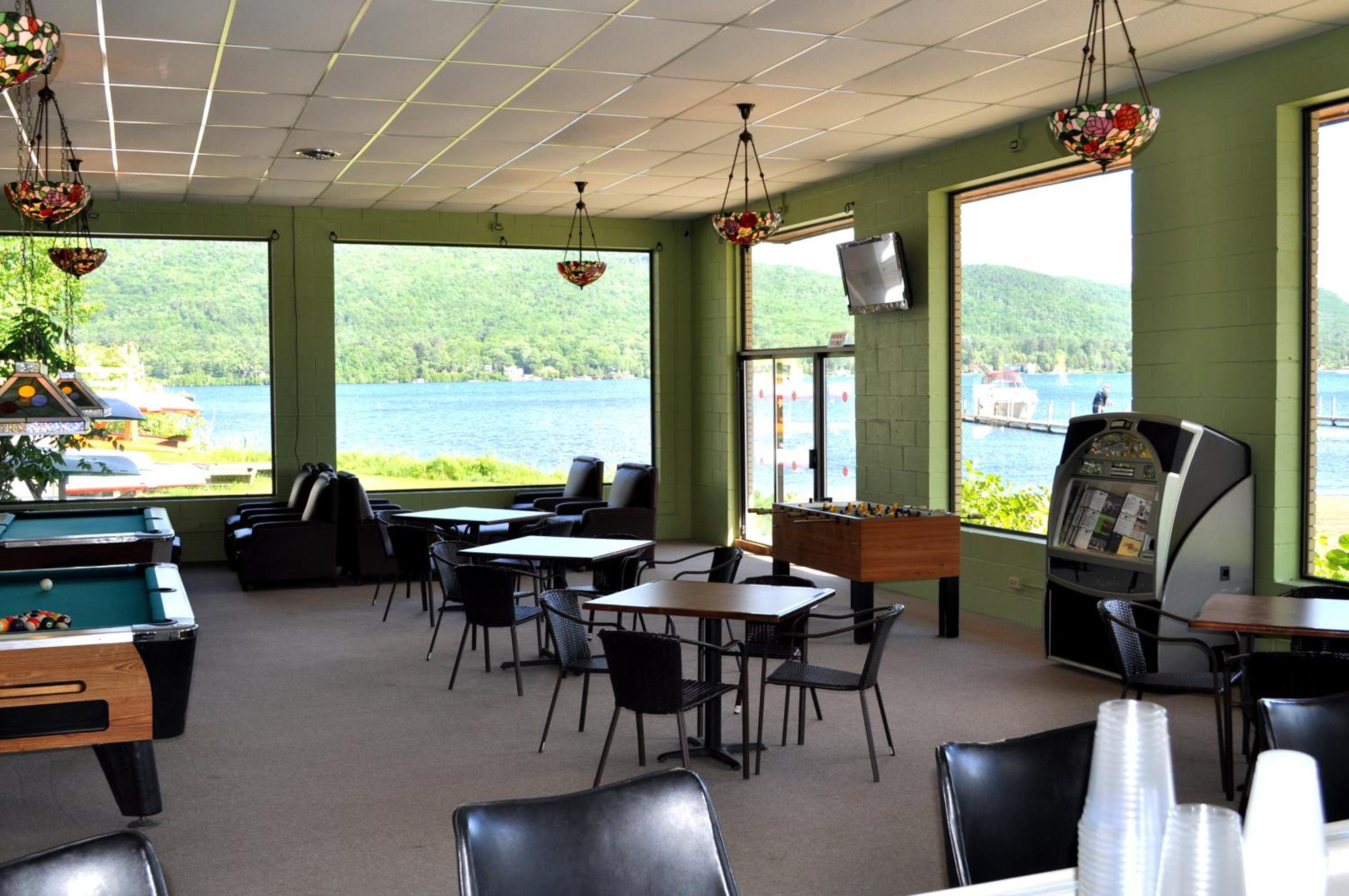 Scotty's Lakeside Resort