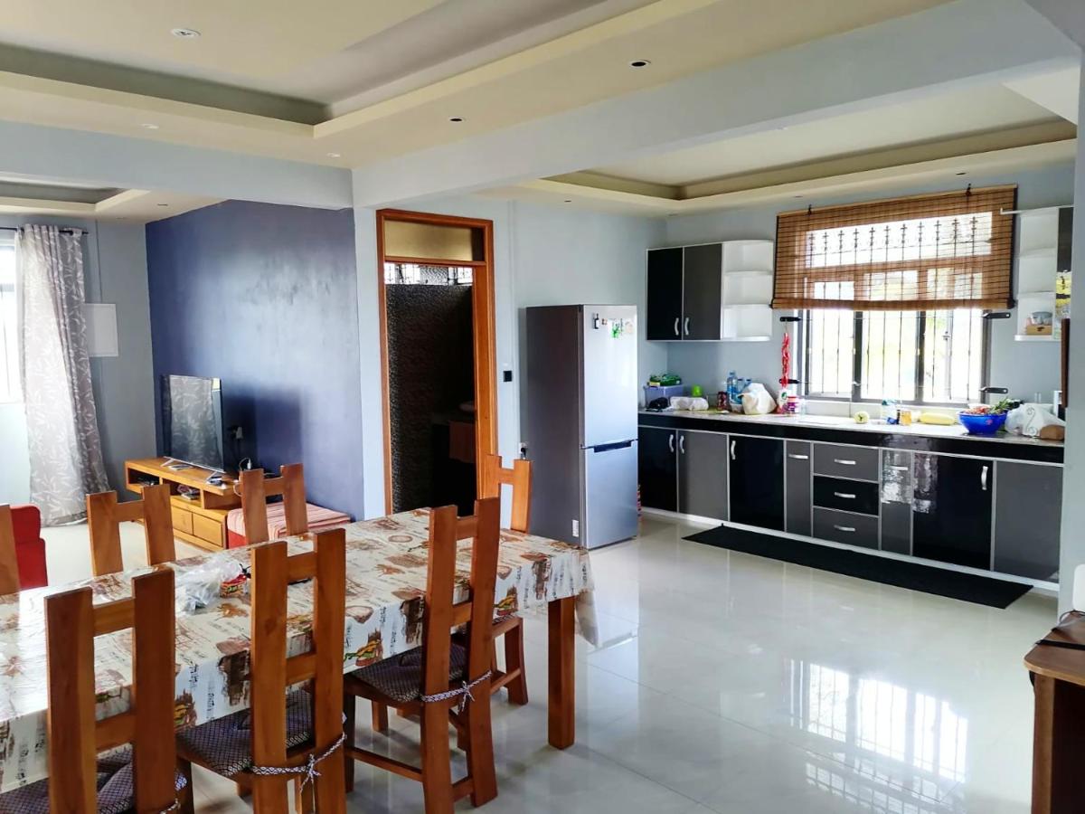5 bedrooms house with enclosed garden and wifi at Plaine Magnien 5 km away from the beach photo 4
