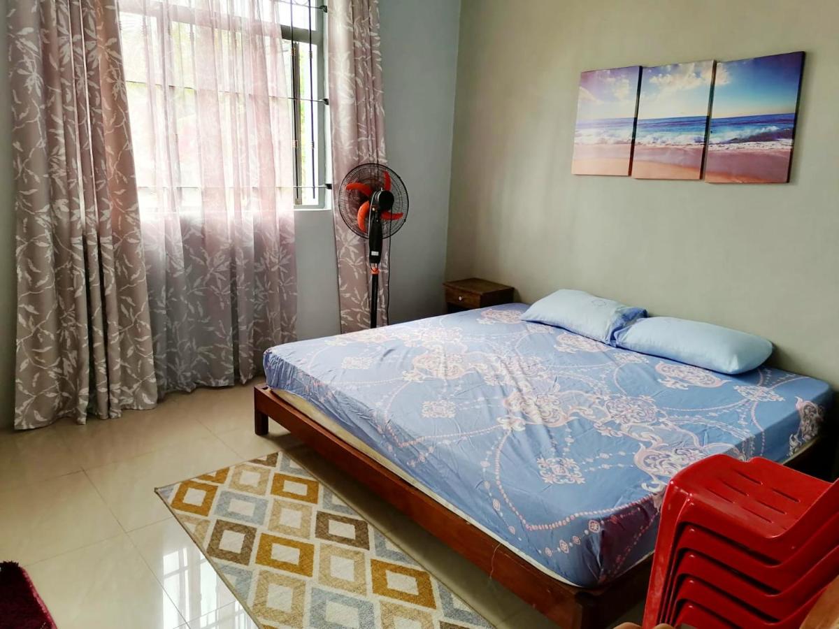 5 bedrooms house with enclosed garden and wifi at Plaine Magnien 5 km away from the beach photo 5