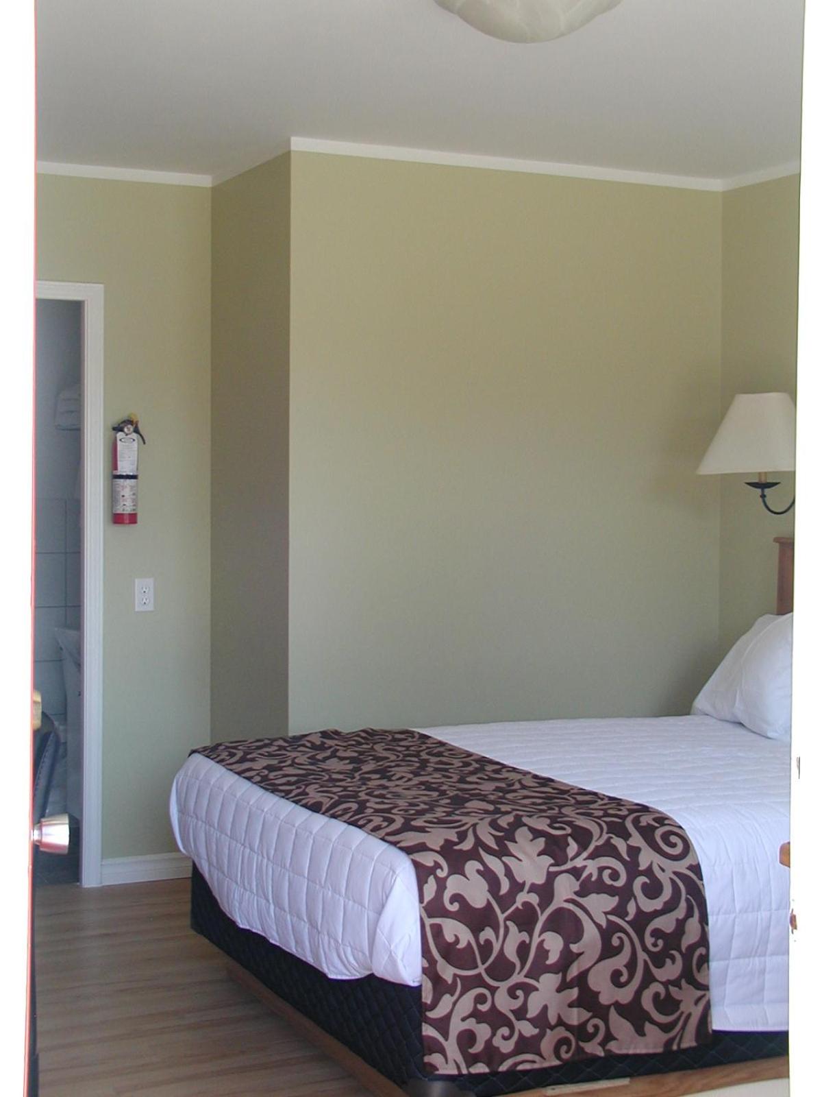 Almo Court Motel