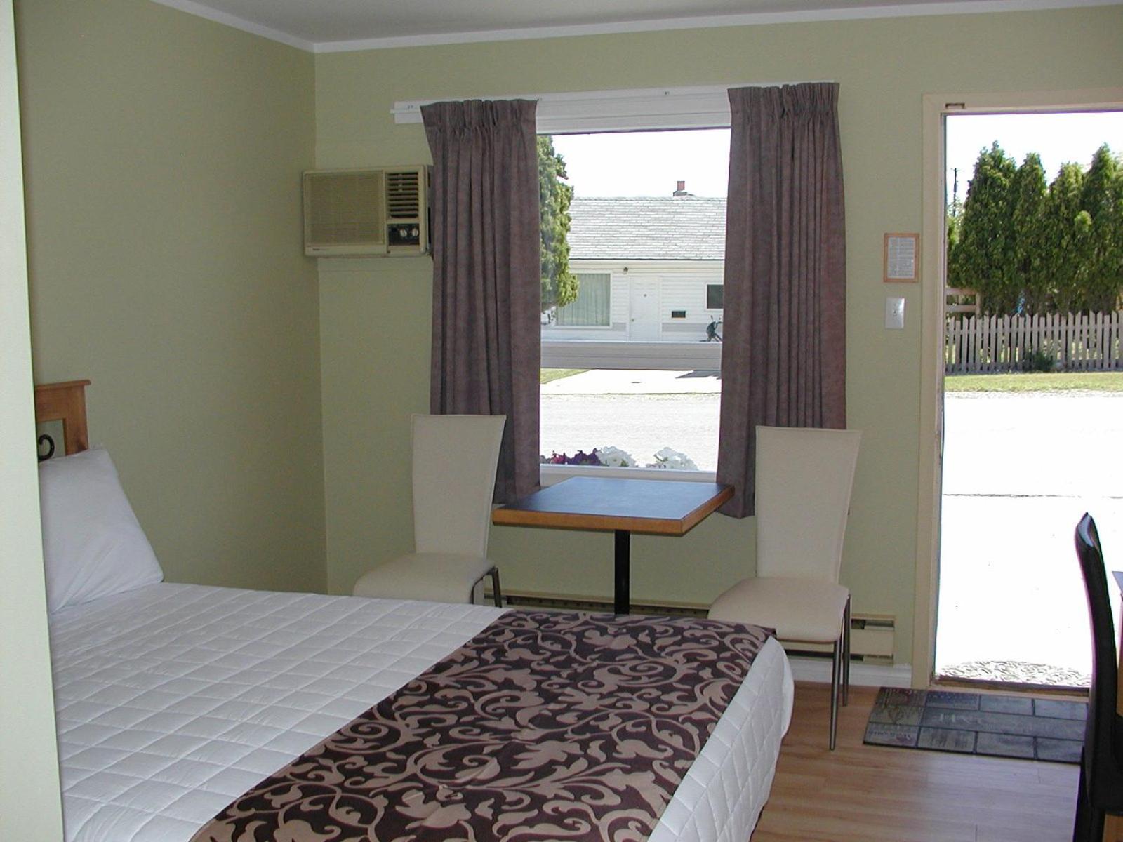 Almo Court Motel