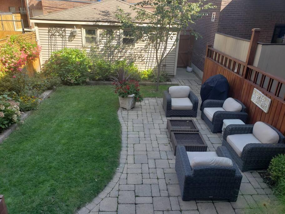 Stylish 2-bedroom Flat in Lincoln Park view 4