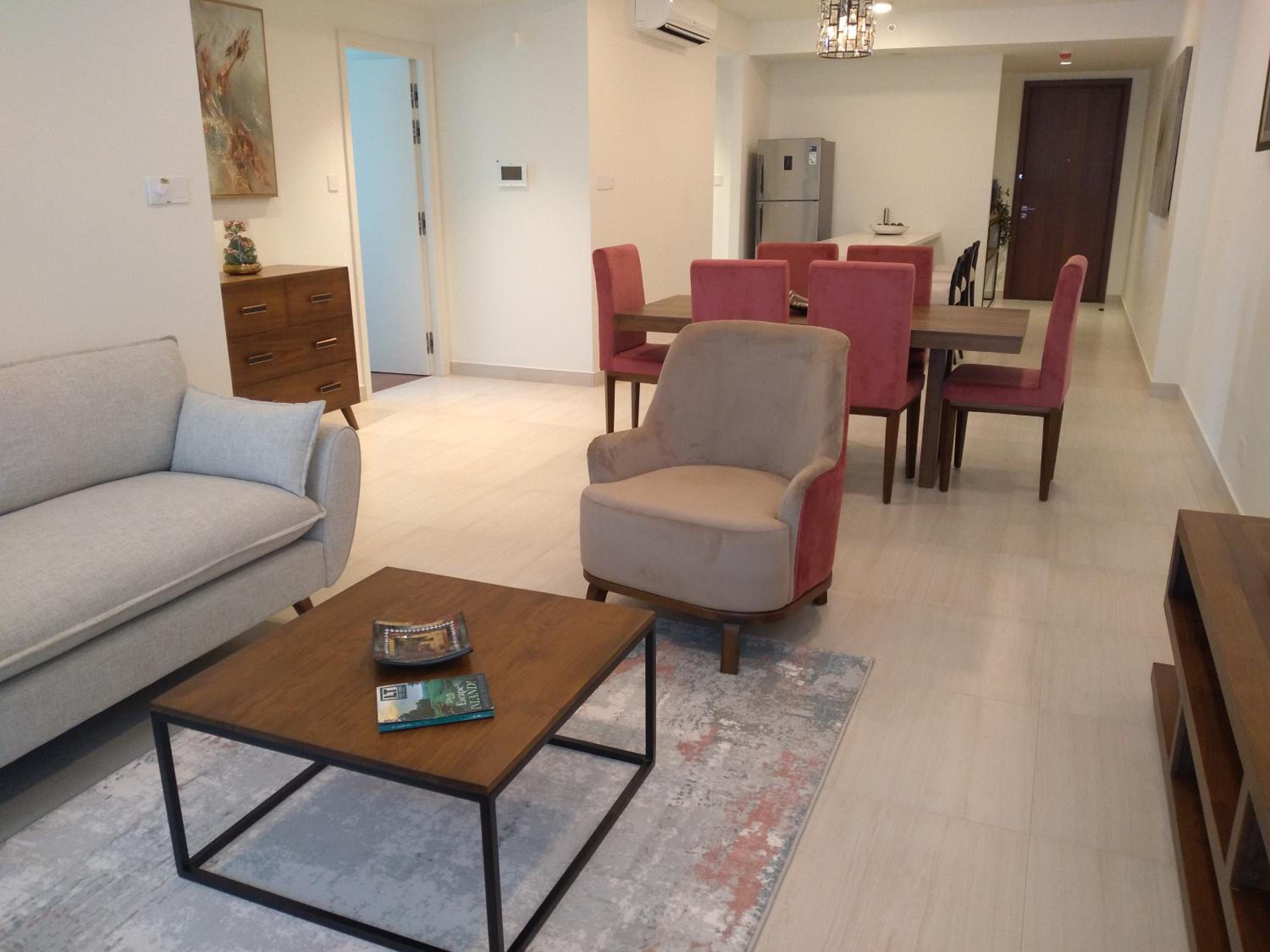 Super Luxury 2 BR Apartment in Five Star Colombo City Centre view 5