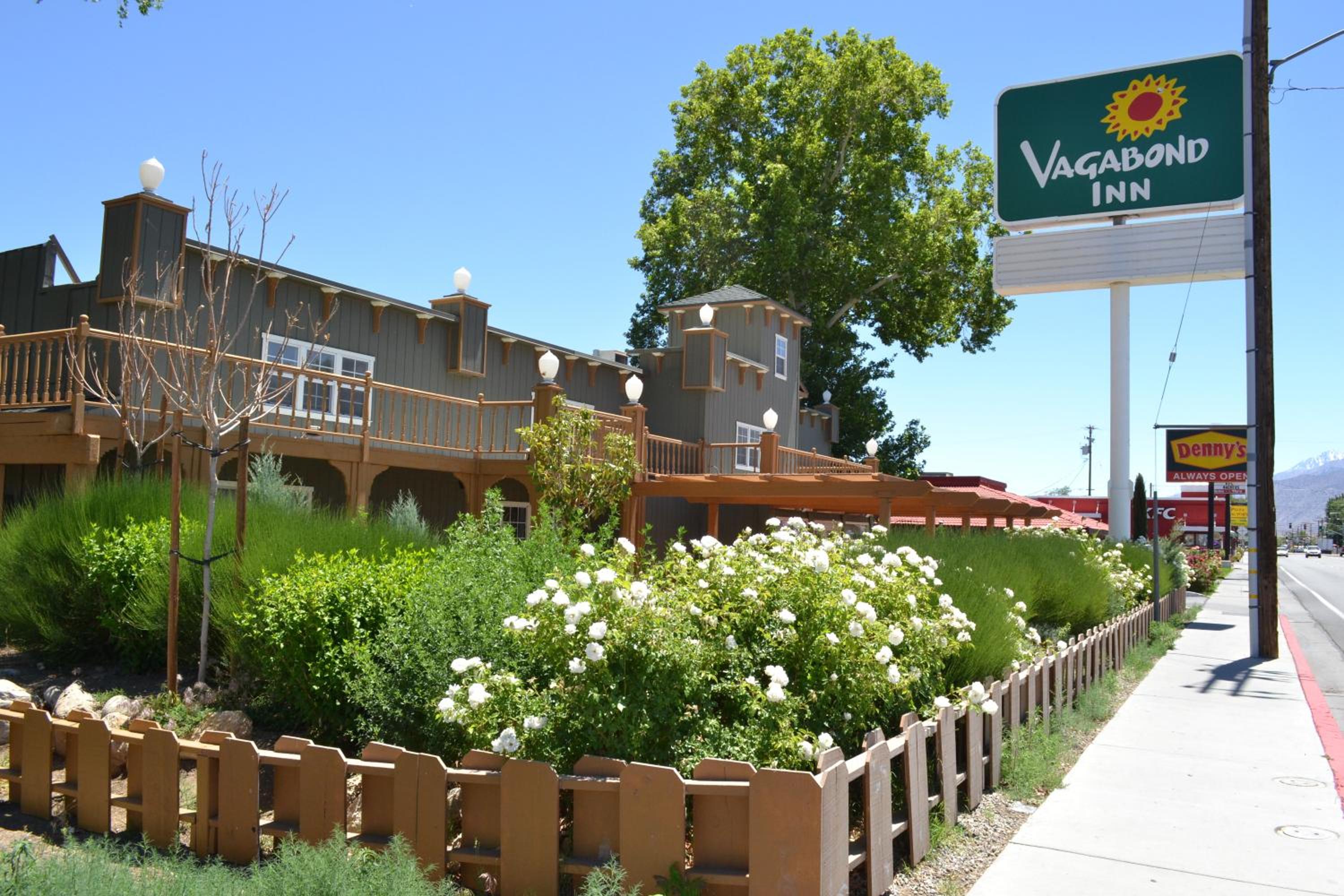 Bishop Vacations - Vagabond Inn Bishop - Property Image 2