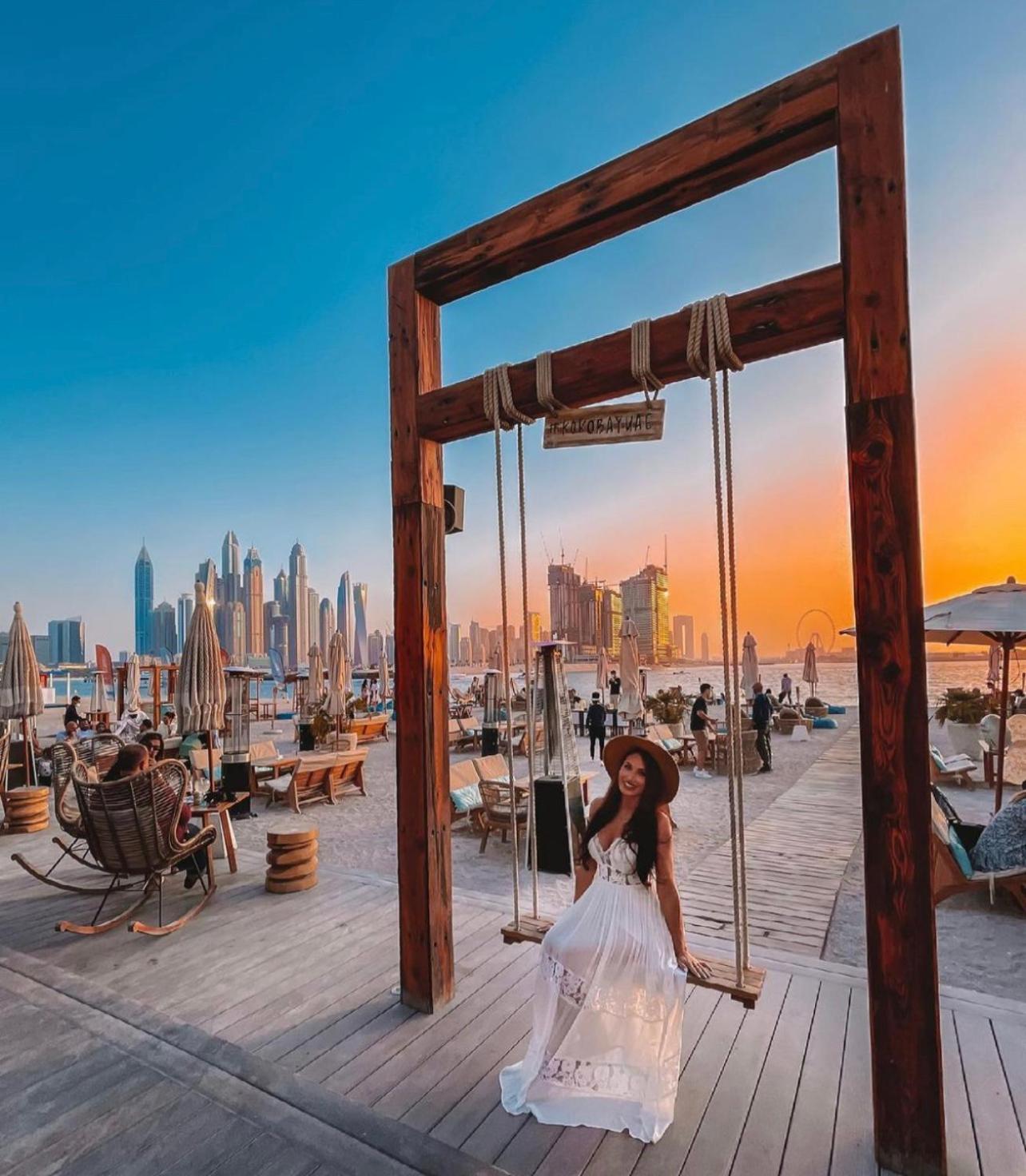 Luxury Room with Marina view close to JBR Beach and Metro with Shared Kitchen