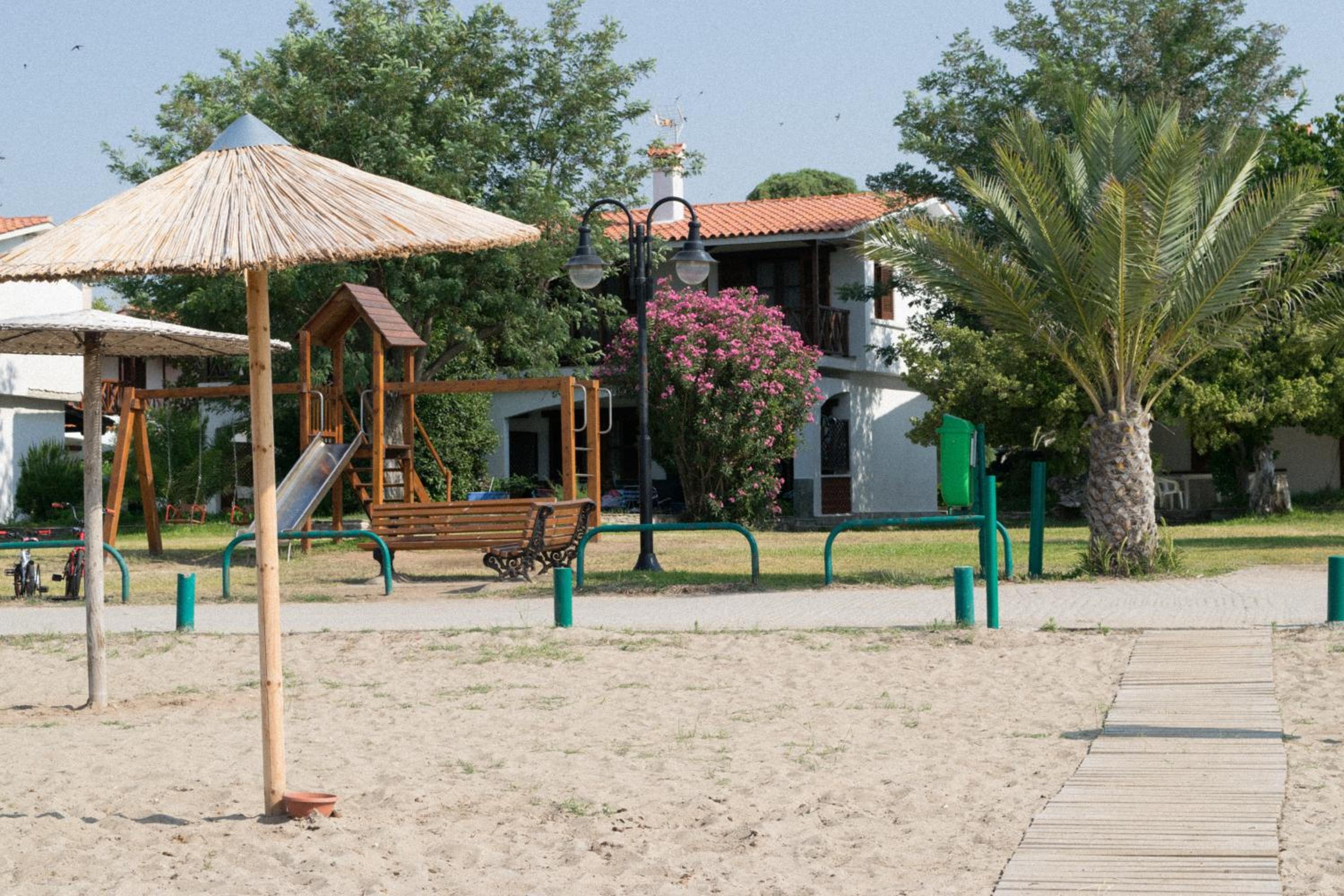 Photo 10