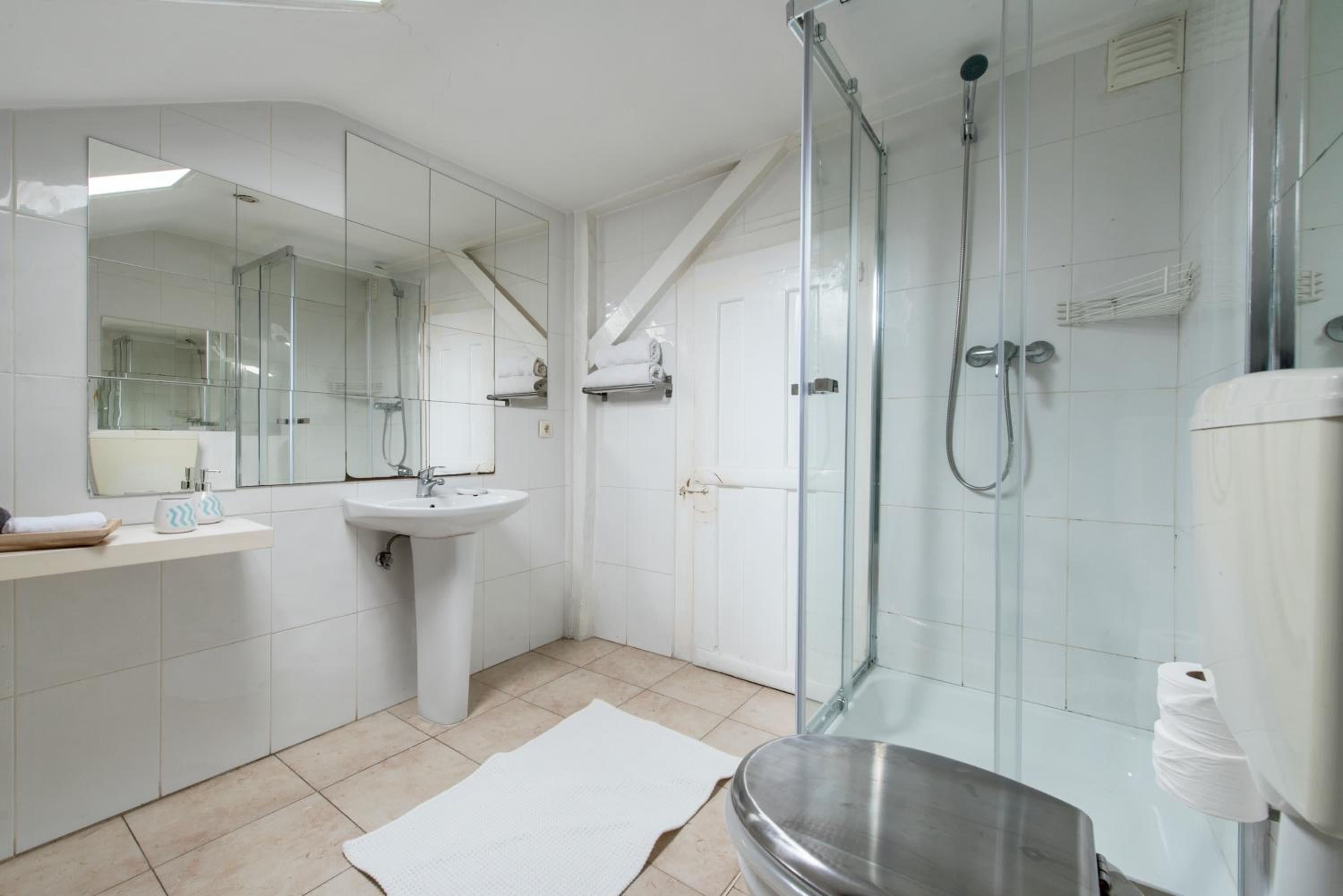 Lisbon Apartment Bairro Alto 4 view 3