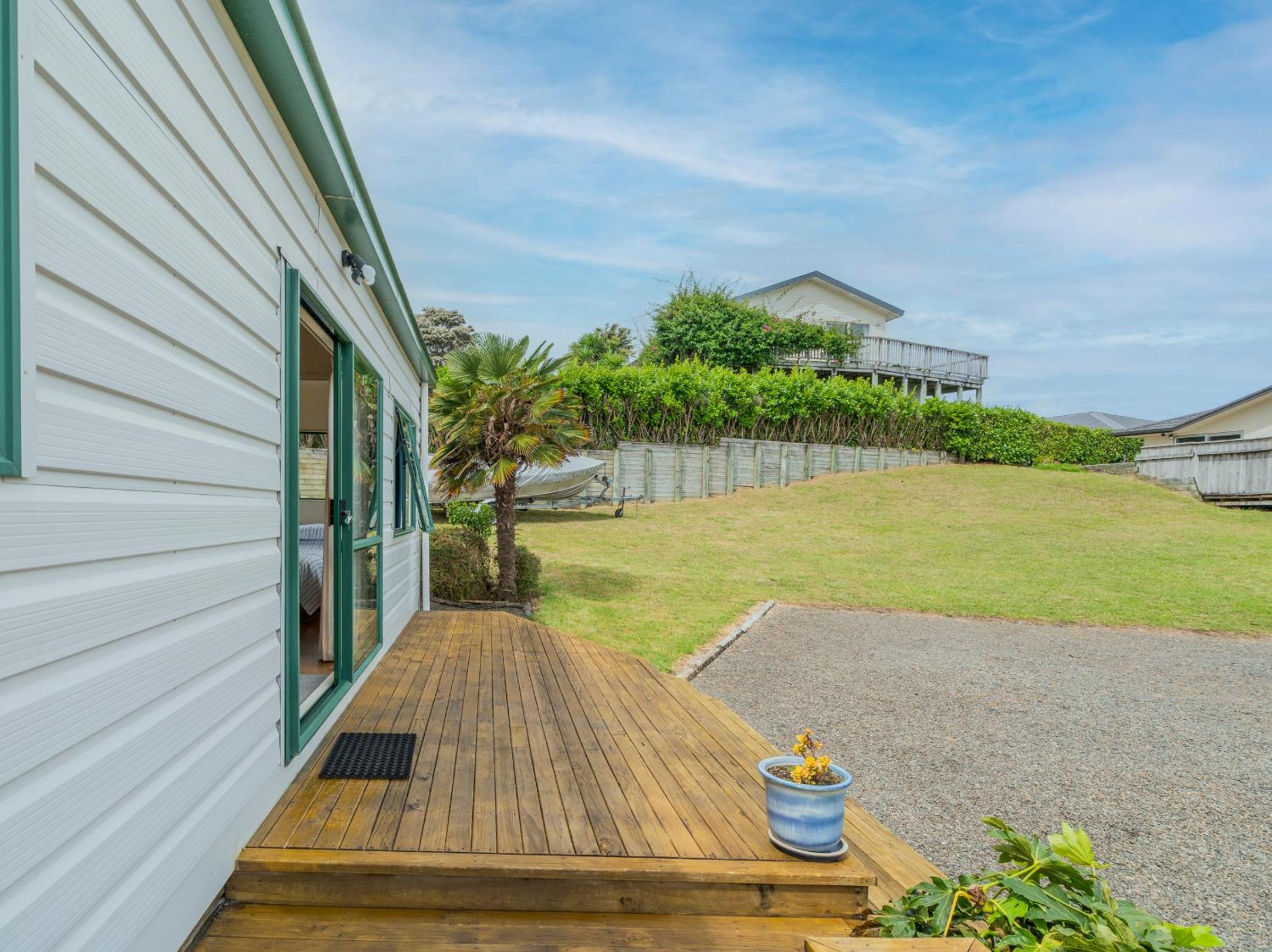 The Bach - Whitianga Holiday Home view 2