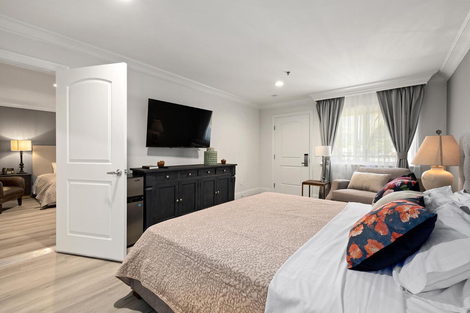 Hotel Huntington - Property Image 6