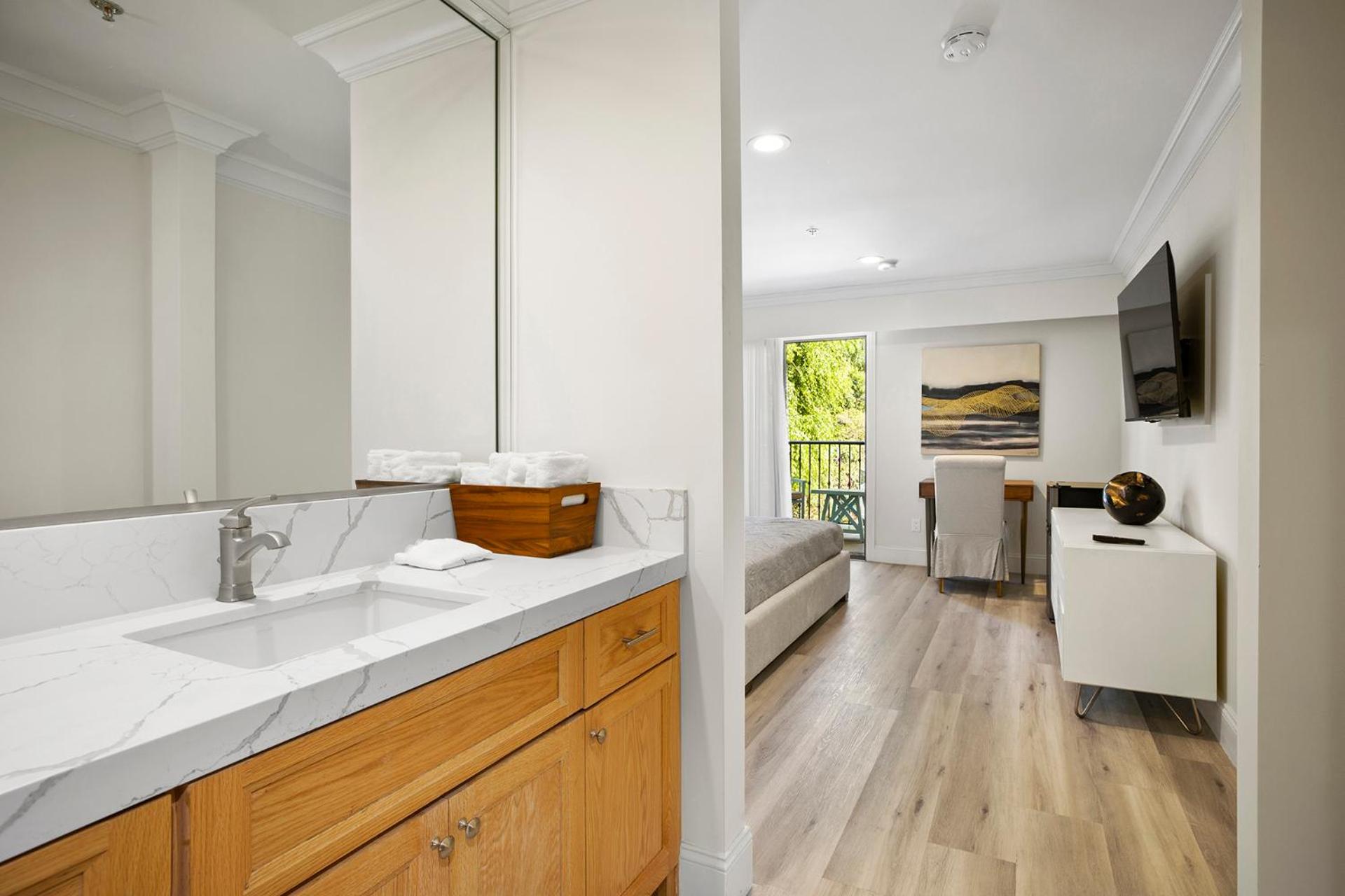 Hotel Huntington - Property Image 112