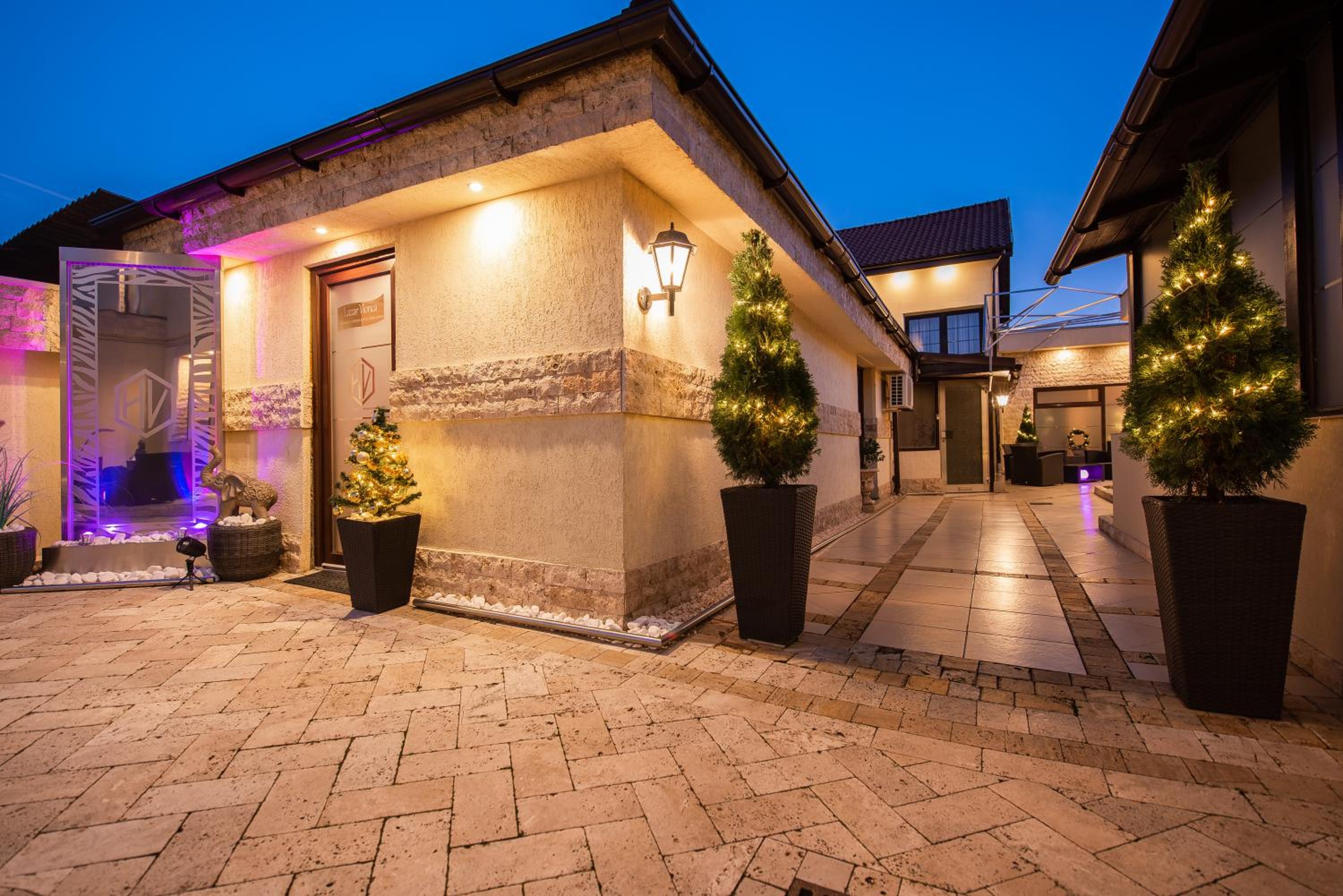H & V Residence - Bungalow Apartment - main view