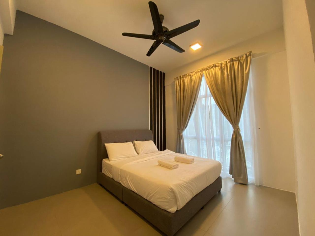 DreamScape Apartment @ Golden Hill