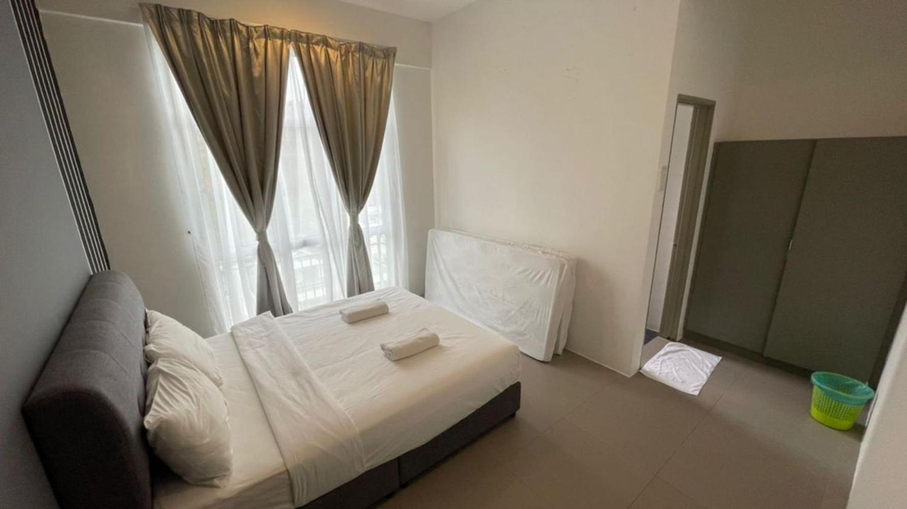 DreamScape Apartment @ Golden Hill