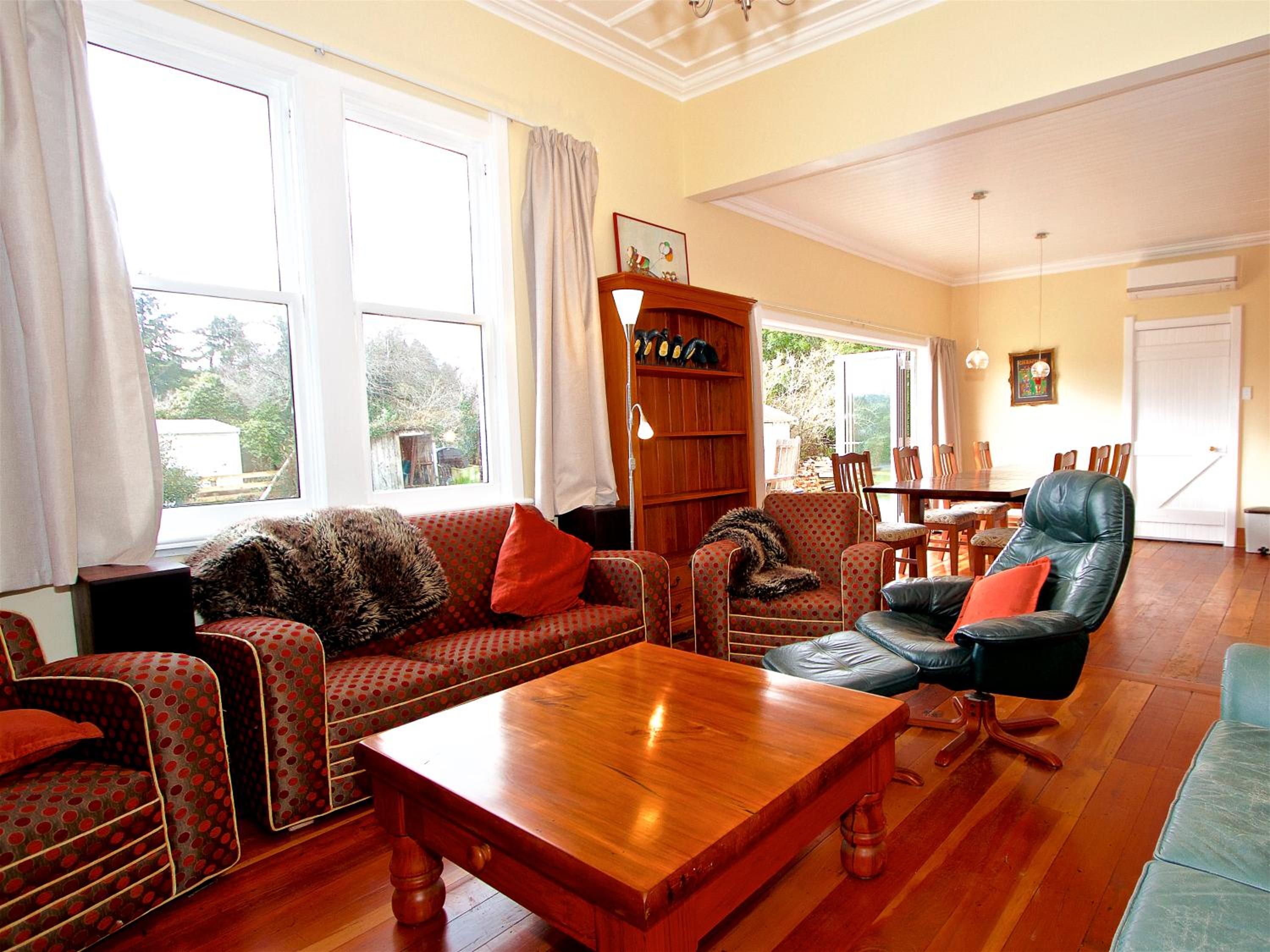The Lazy Carrot - Ohakune Holiday Home view 4