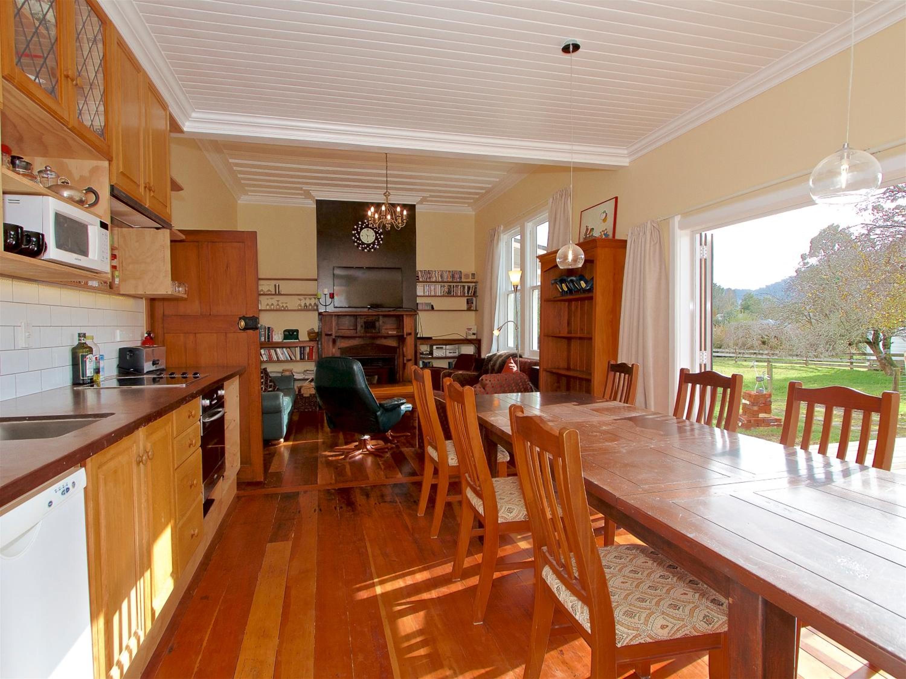 The Lazy Carrot - Ohakune Holiday Home view 5