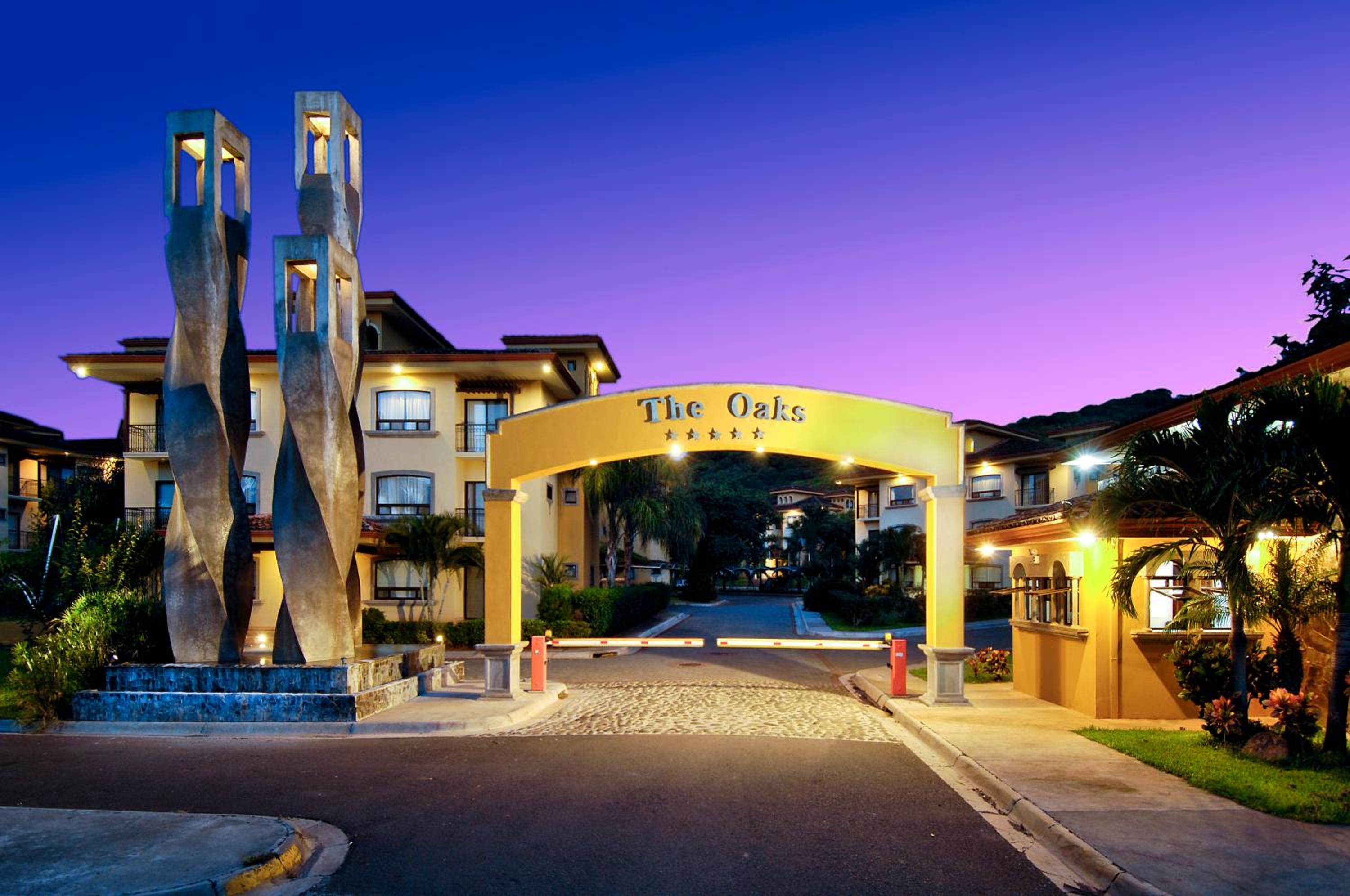 The Oaks Tamarindo Pool Front Condominiums fast wifi