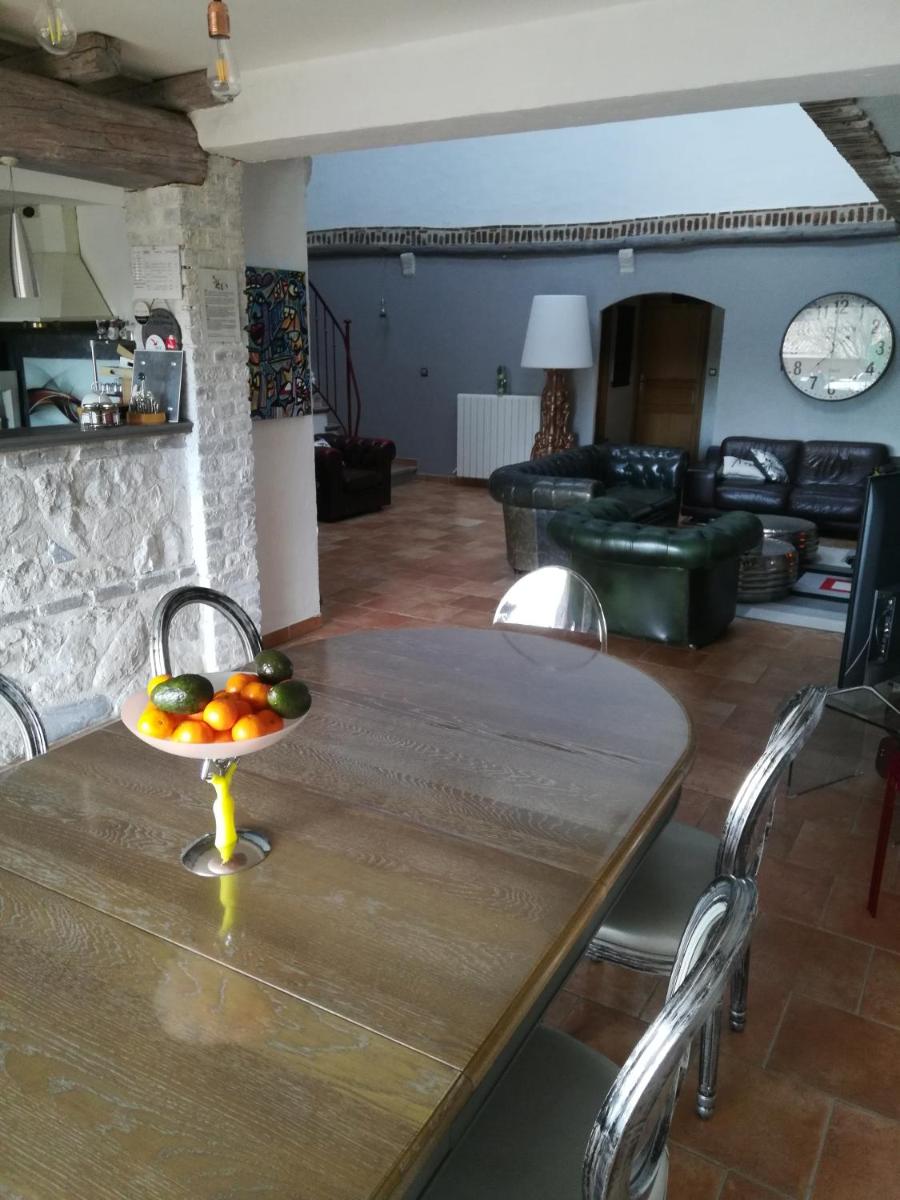 VILLA ARTEMiA