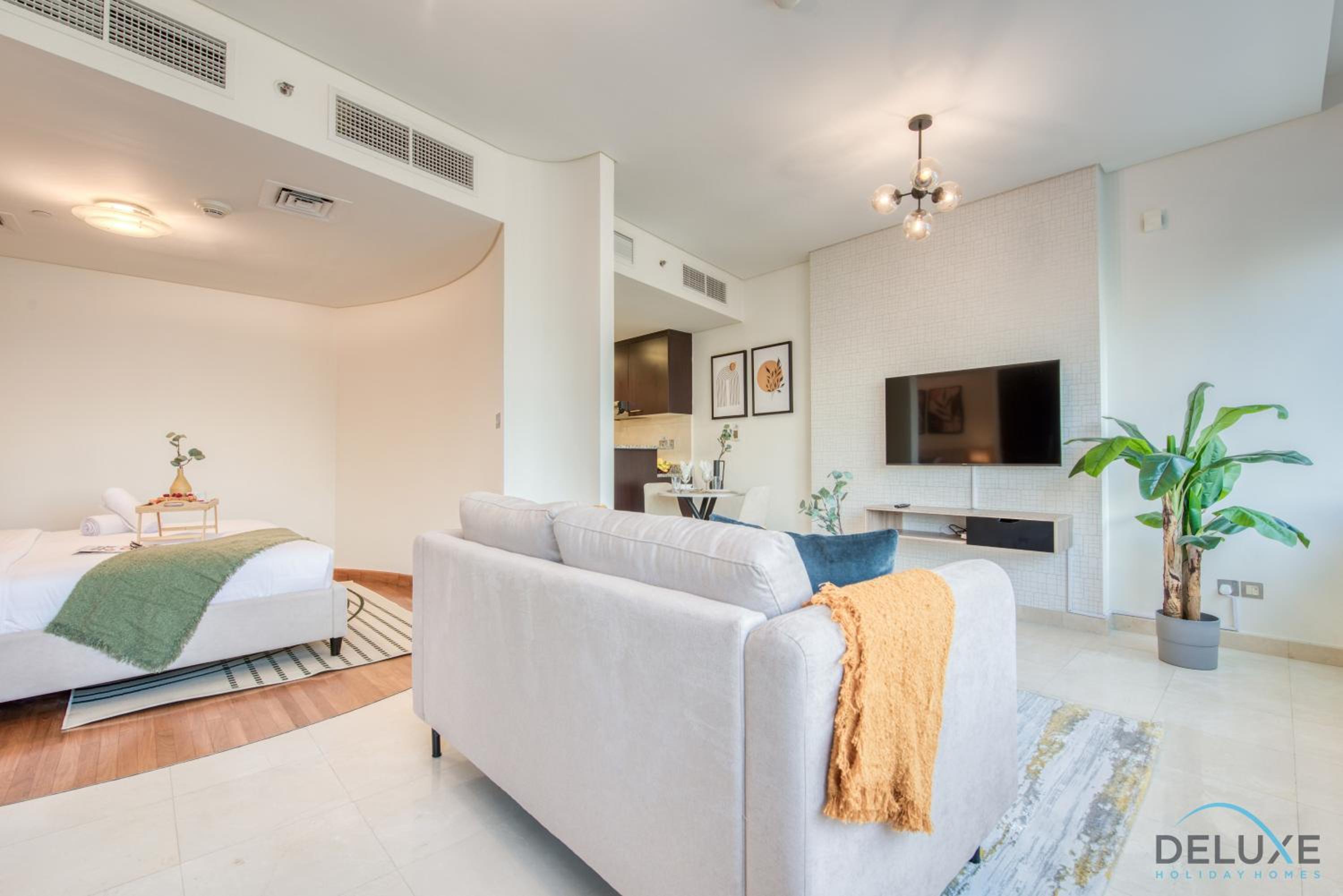 Charming Studio at Sky Gardens DIFC by Deluxe Holiday Homes