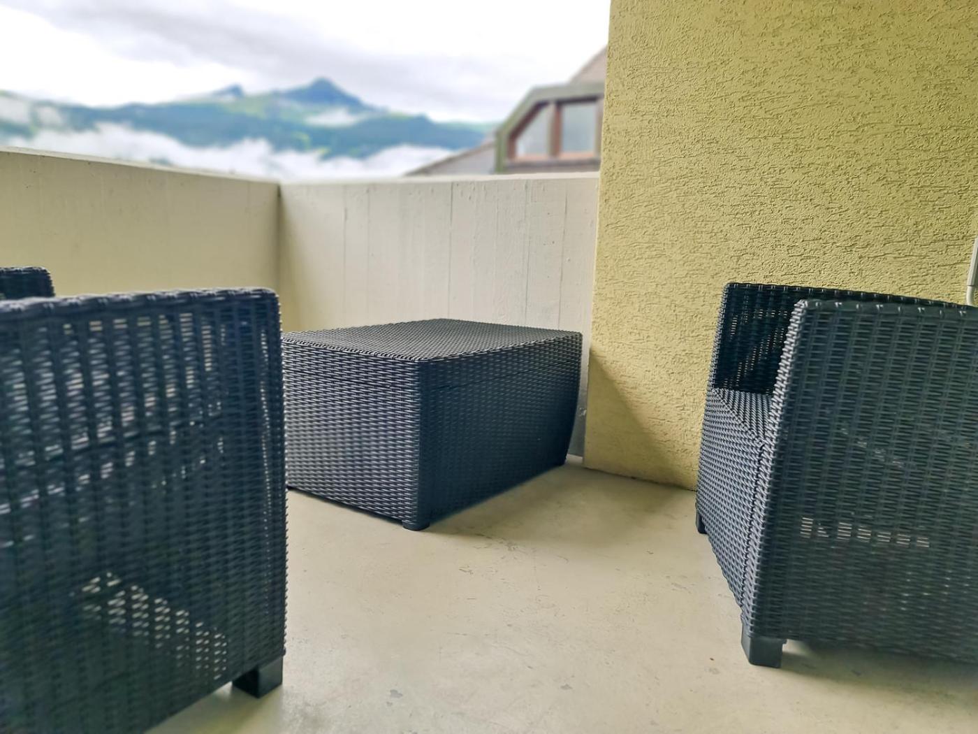 Nika Apartment - Aare Jungfrau AG