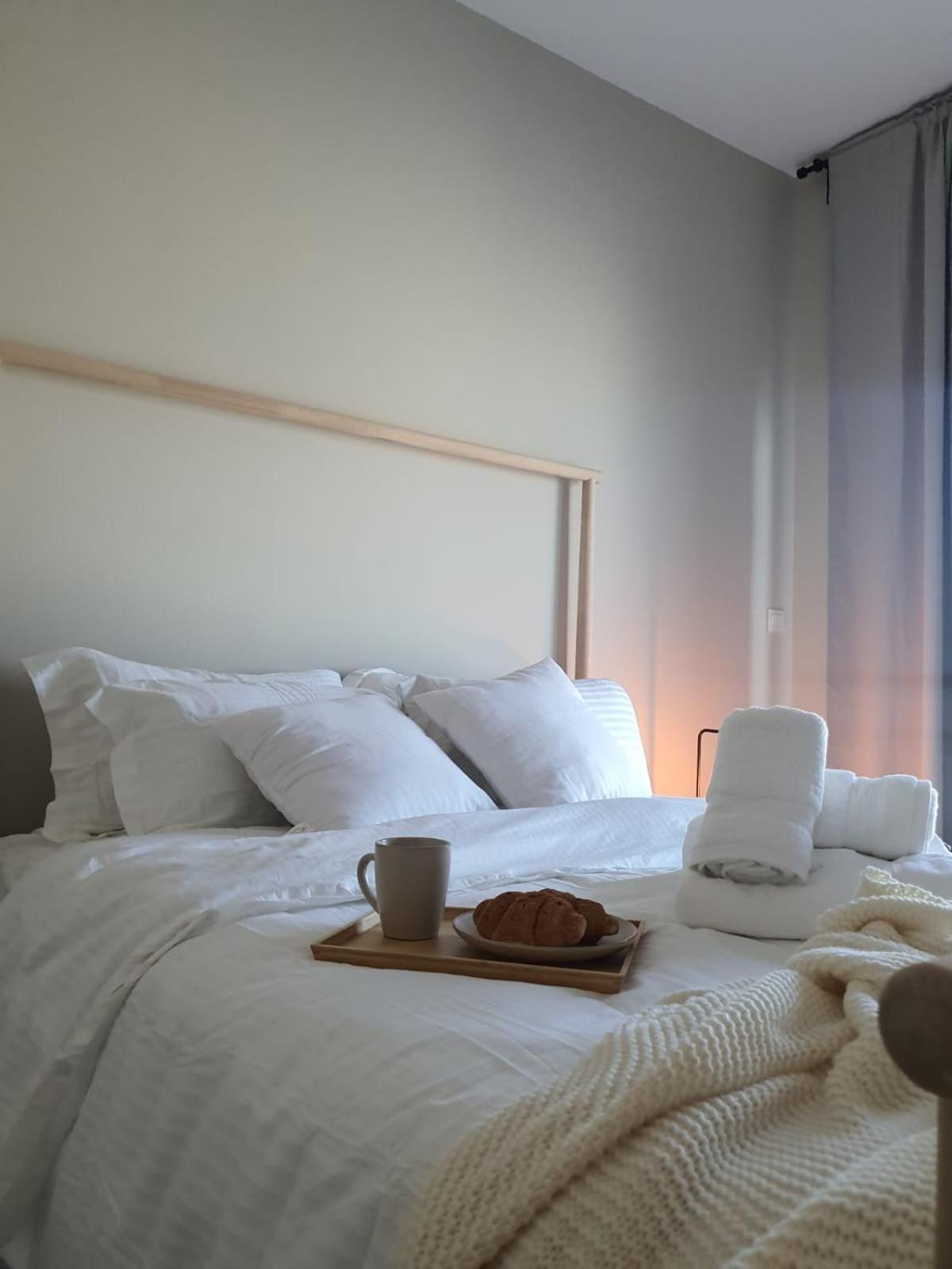 Cozy 1-bedroom apartment in Dubai South with Pool