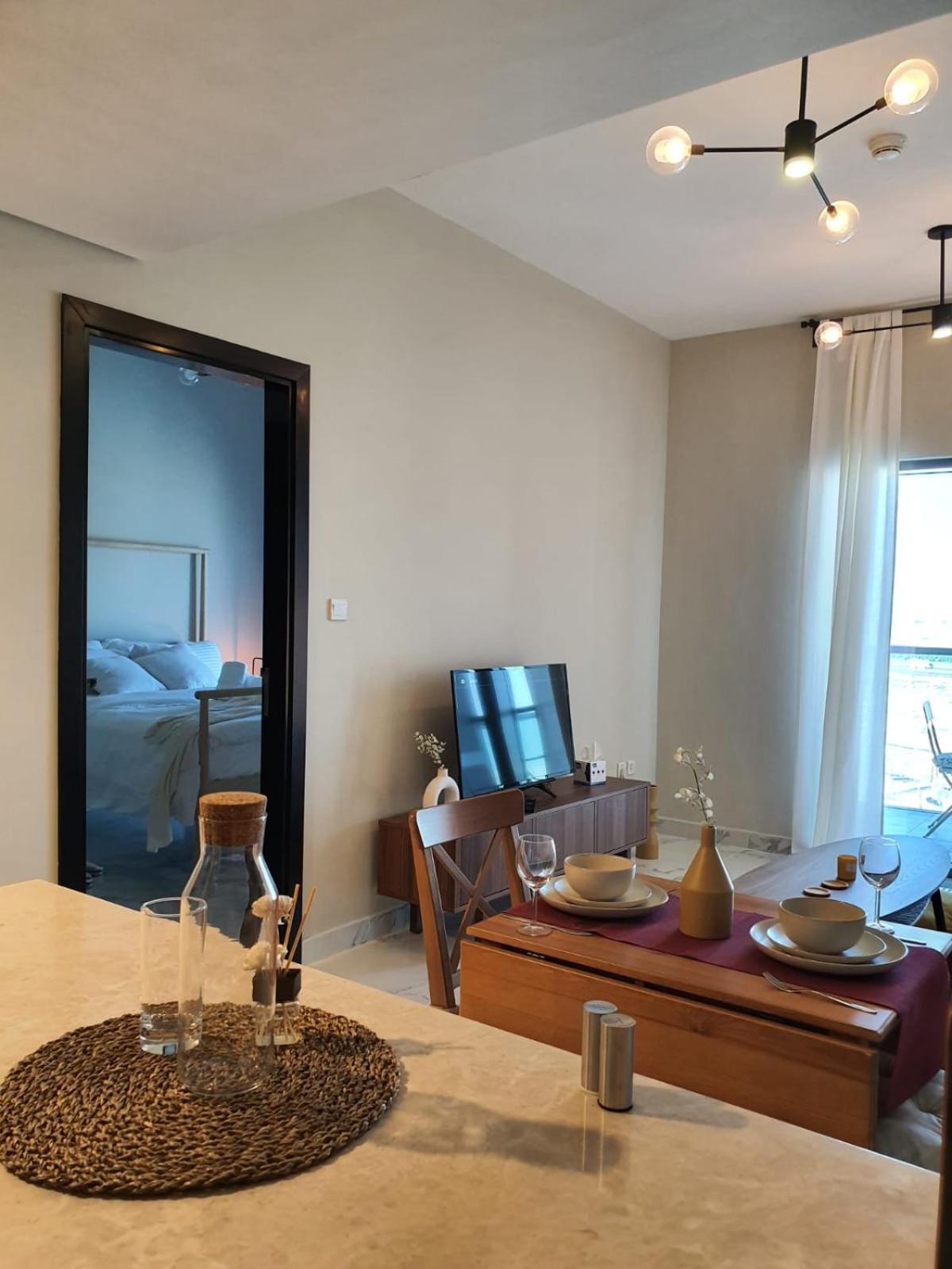 Cozy 1-bedroom apartment in Dubai South with Pool