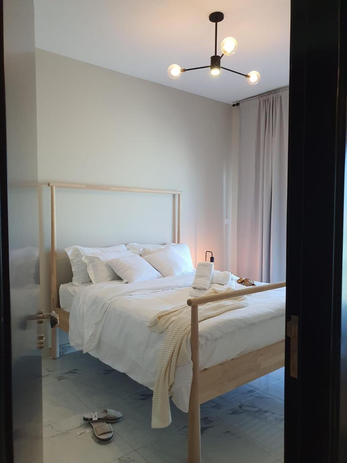 Cozy 1-bedroom apartment in Dubai South with Pool