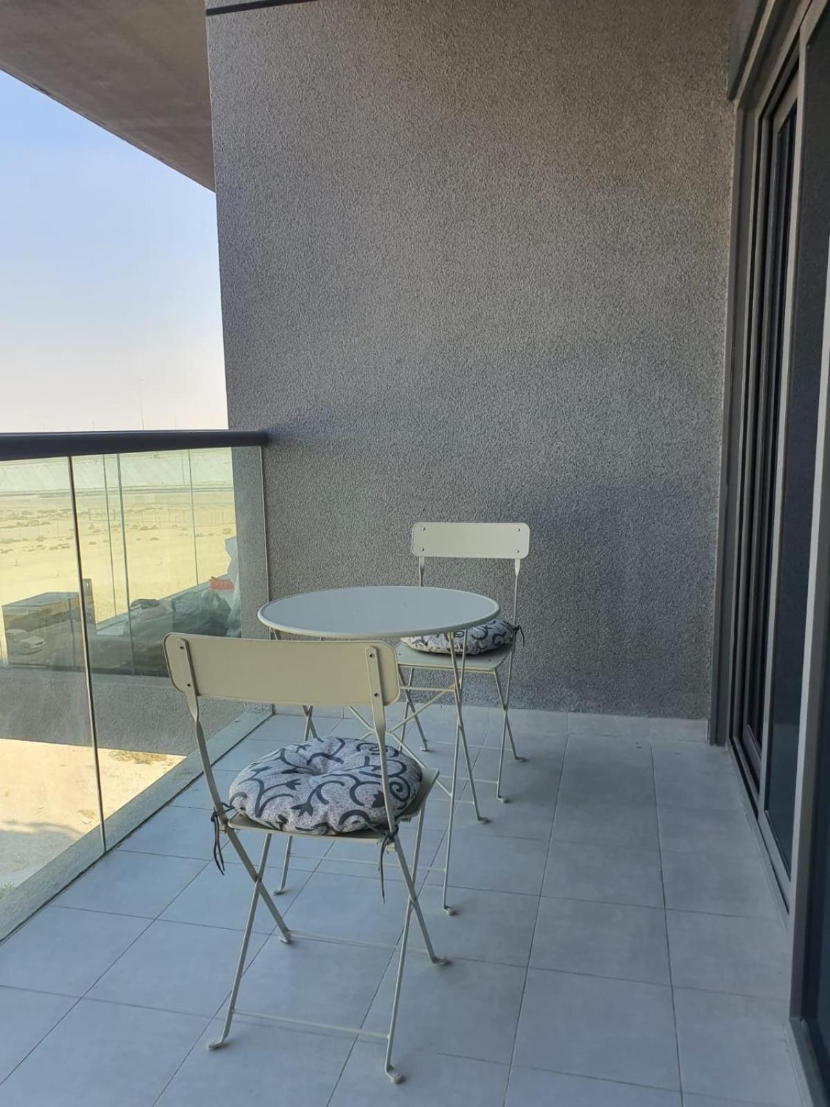 Cozy 1-bedroom apartment in Dubai South with Pool
