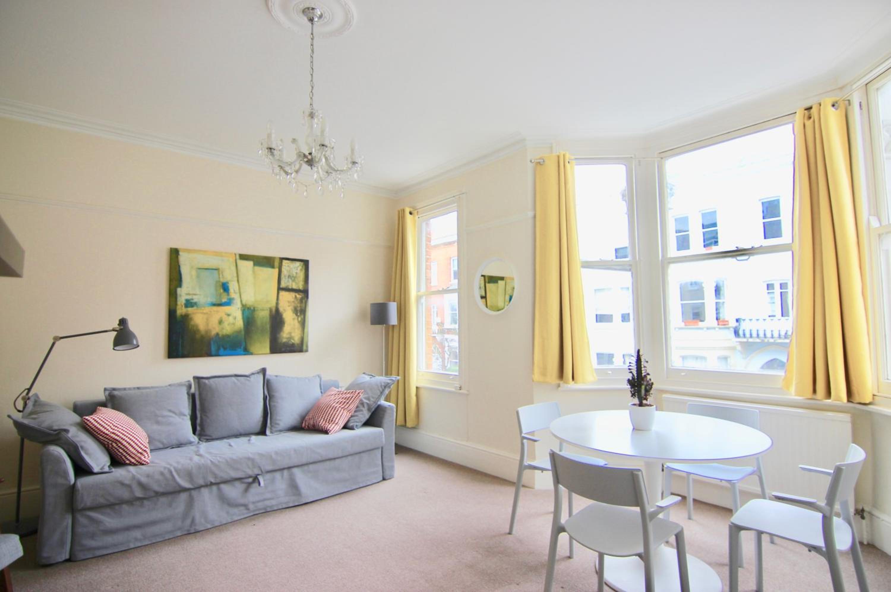 Newly renovated 2-3 bed Flat in Fulham by the Thames