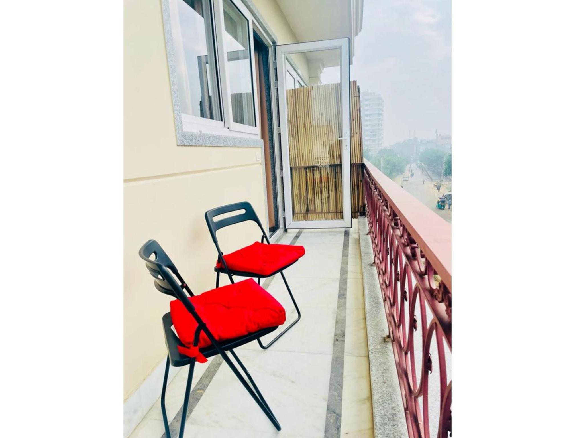 BluO Studio1 Golf Course Road, Gym, Balcony Garden view 2