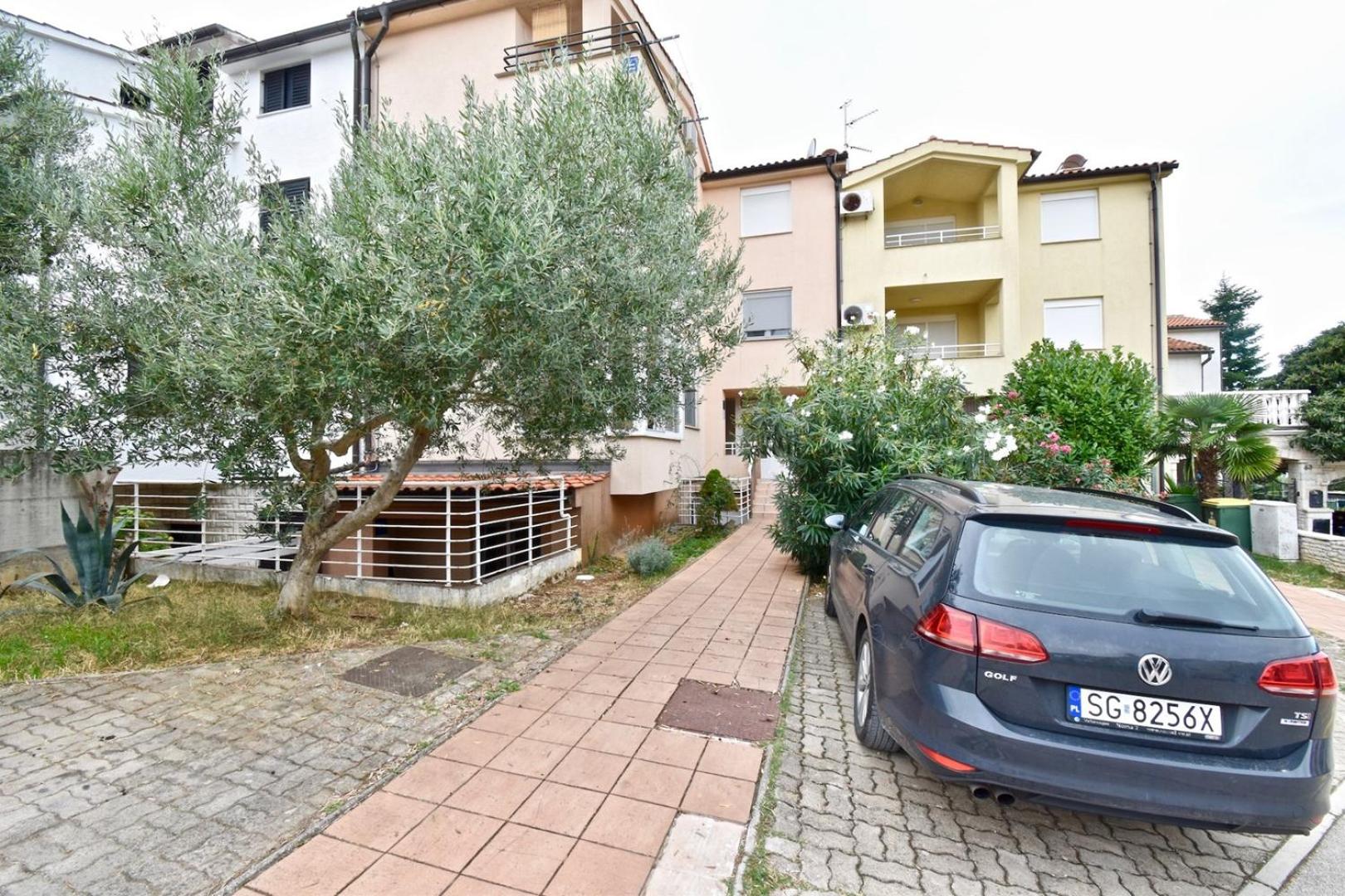Lovely apartment few minutes from the beach view 3